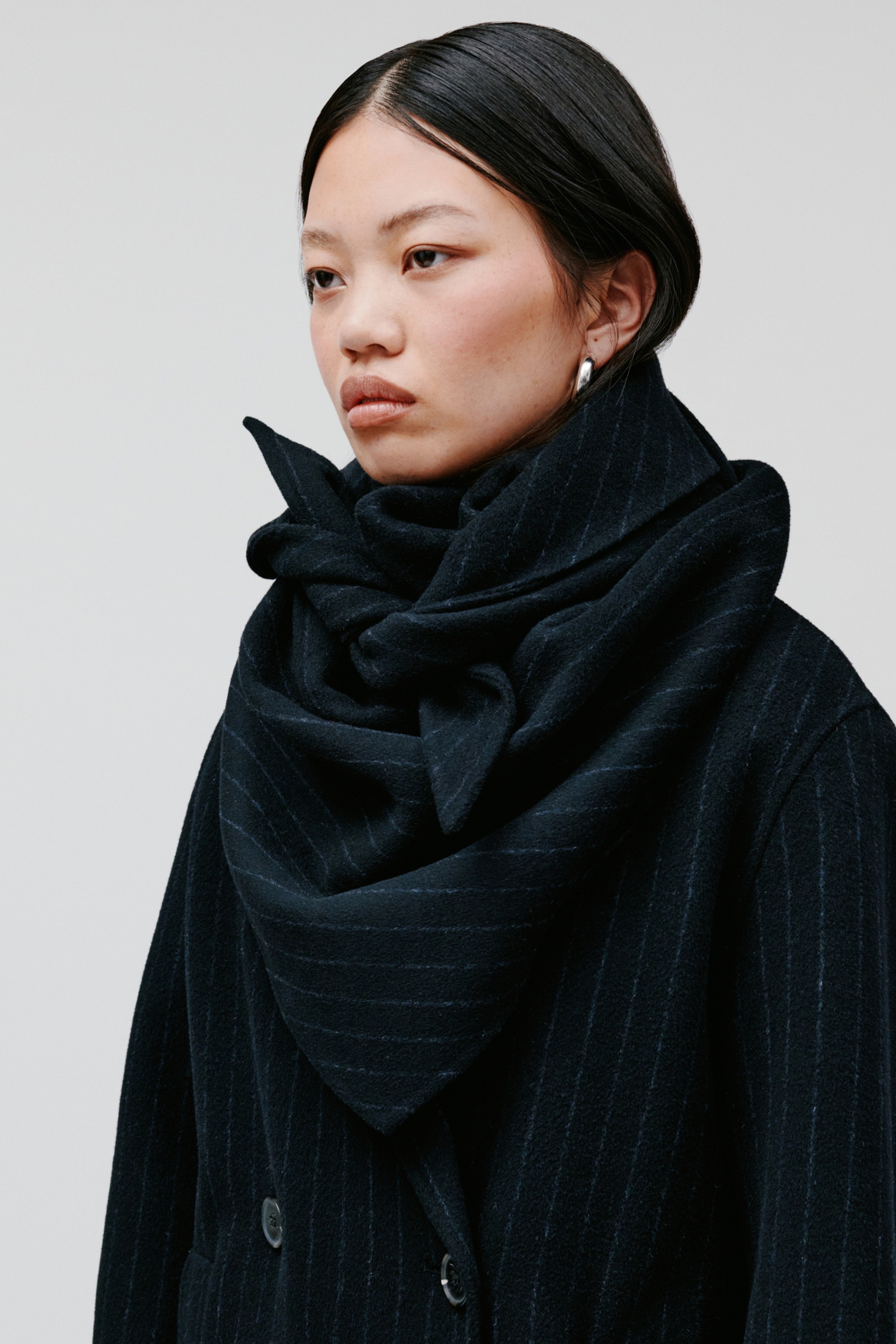 ARIANA Scarf LOOKBOOK FRONT 30600715-MC2163