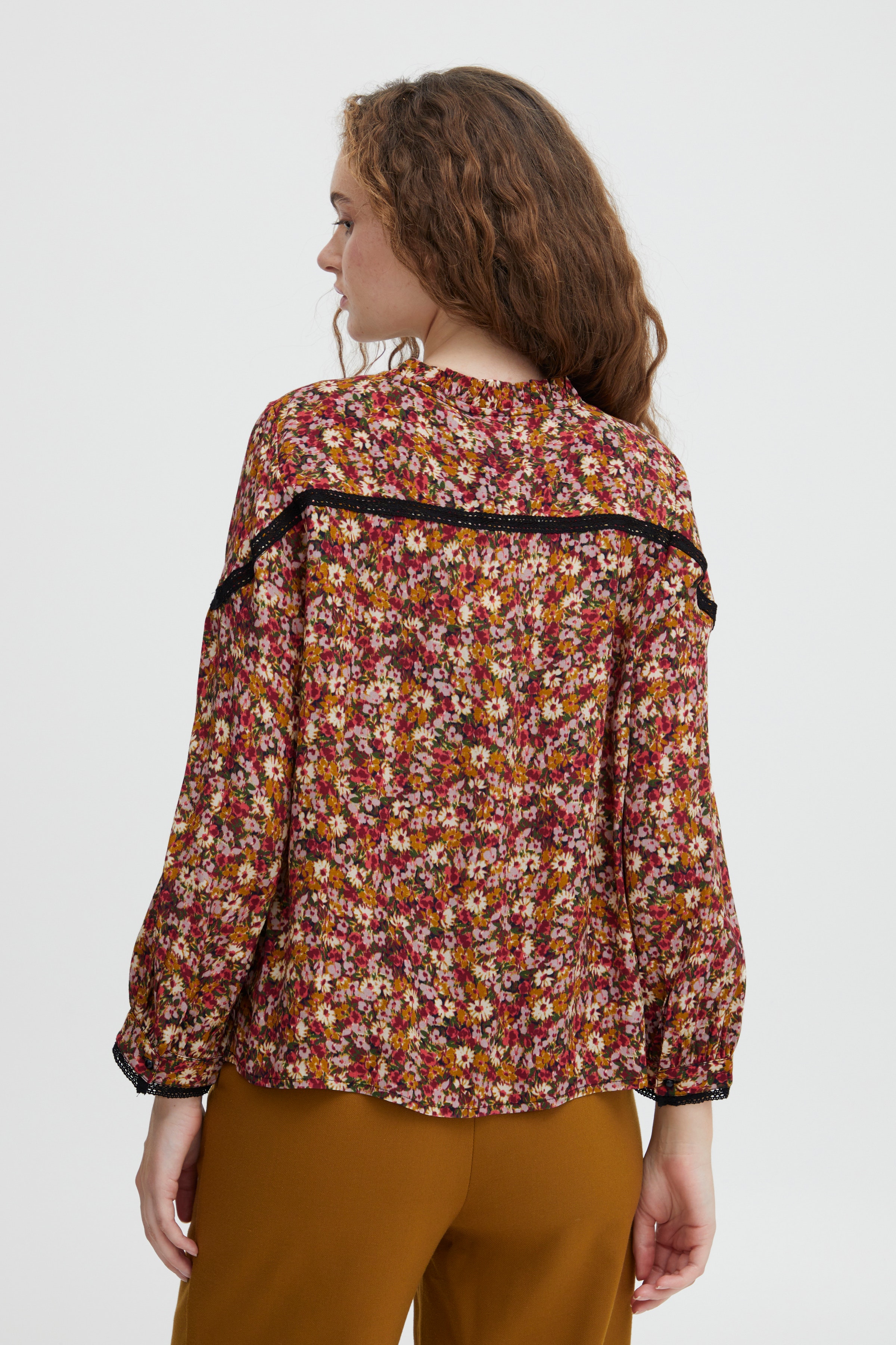 IRCHARMINE Blouse LOOKBOOK BACK 20116707-190419