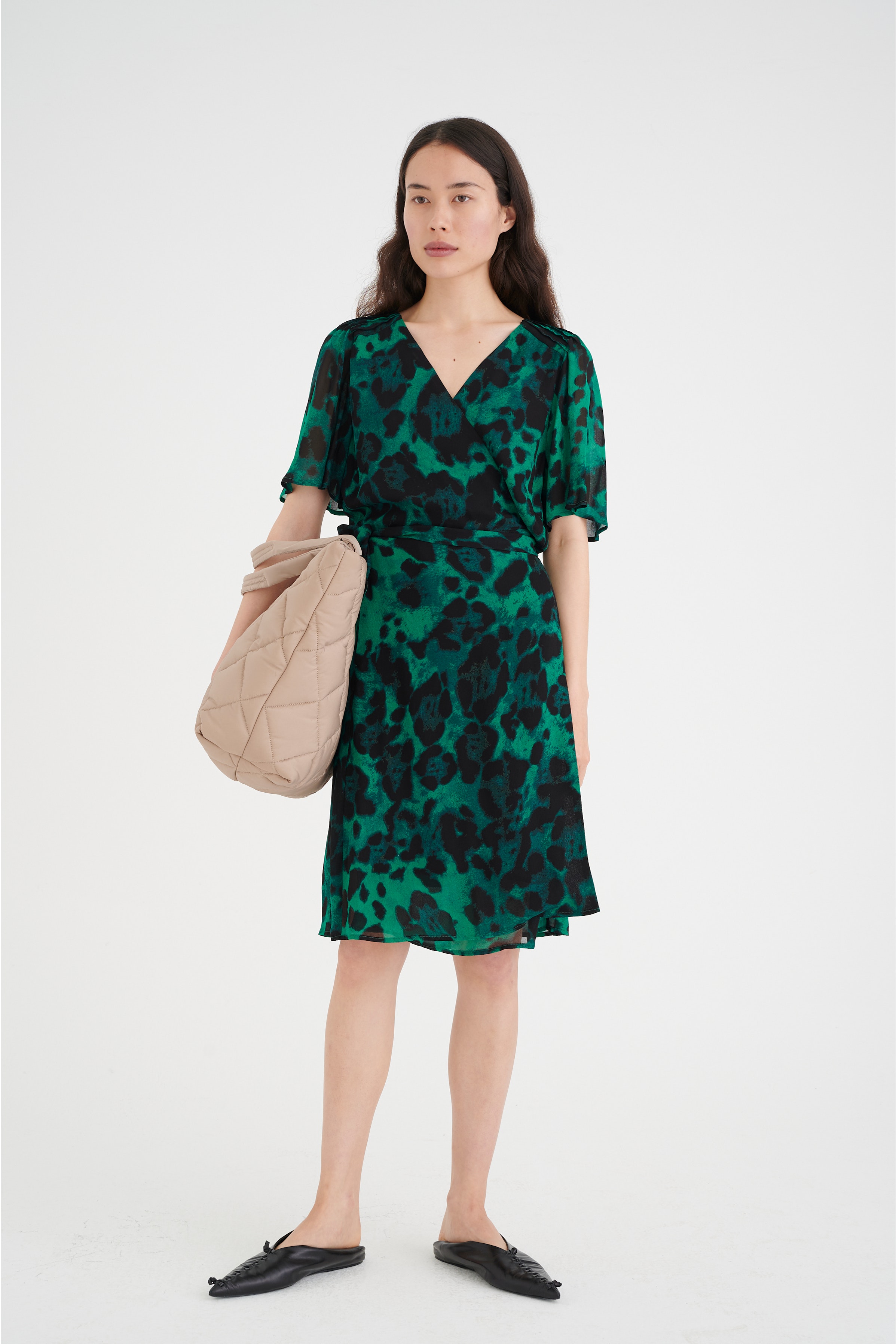 YasmeenIW Kjole LOOKBOOK FRONT 30106418-300774