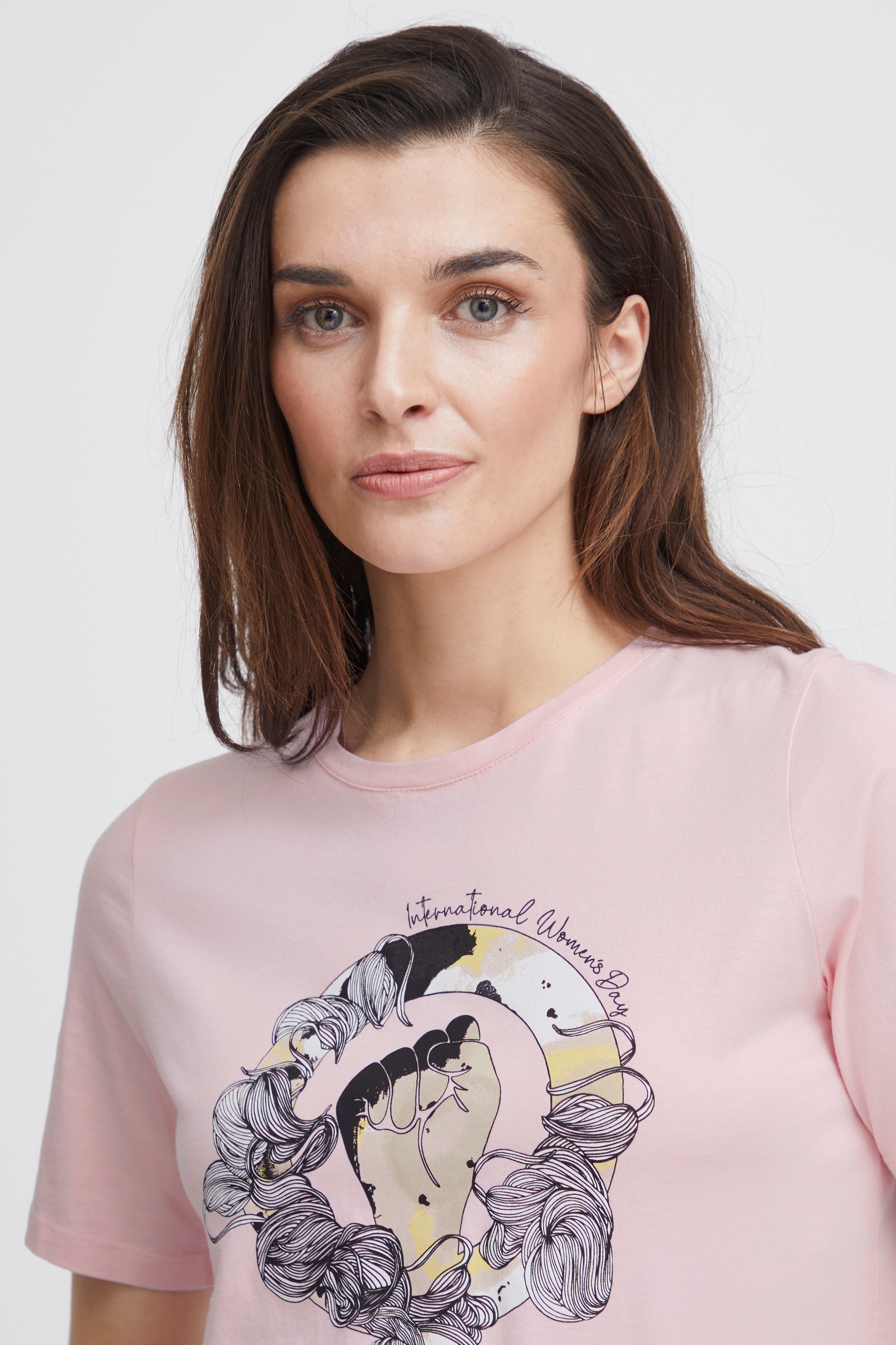 PZADY T-shirt - International Womens Day
 LOOKBOOK DETAIL 50208149-132806