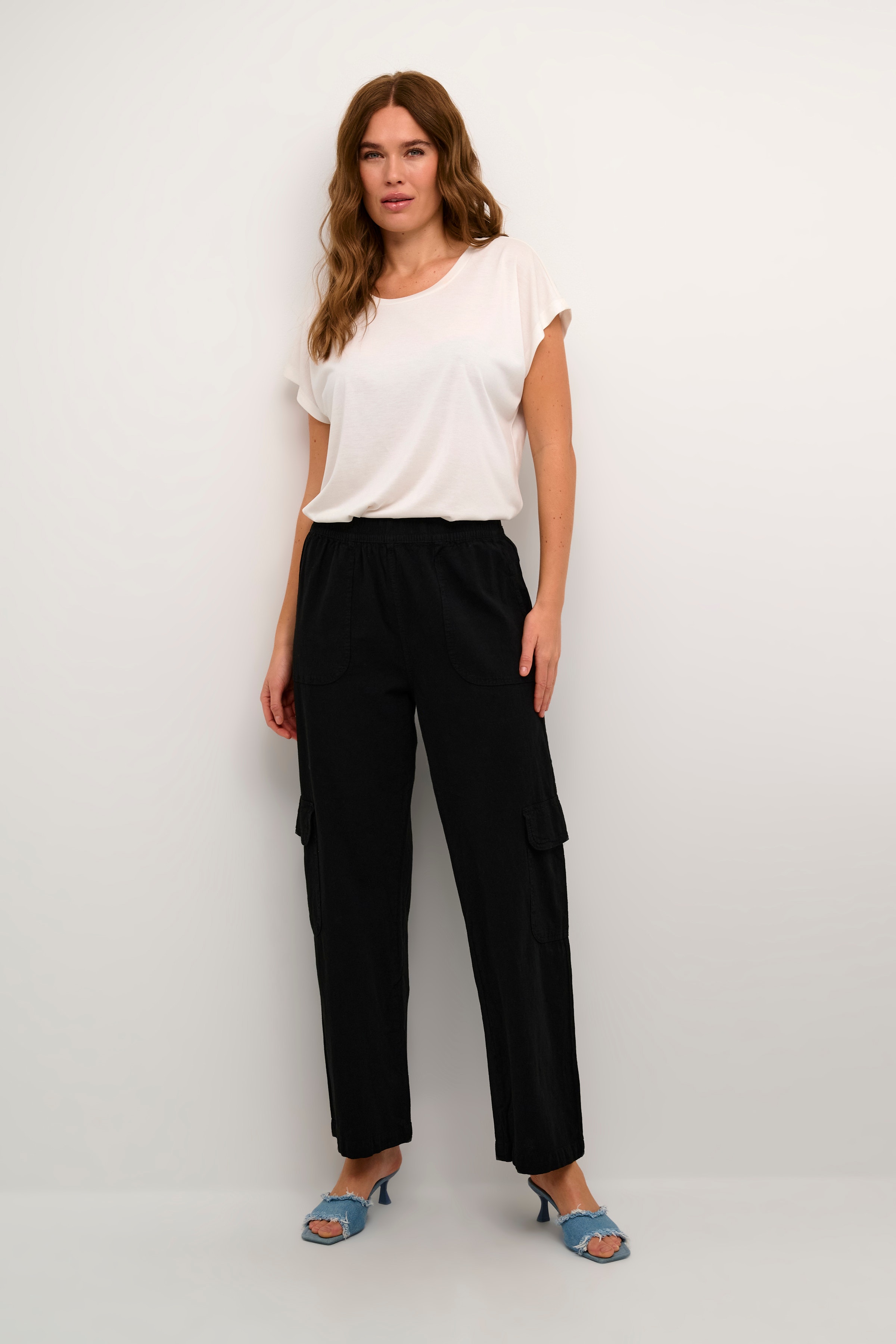 KAnaya Trousers LOOKBOOK FRONT 10508358-100121