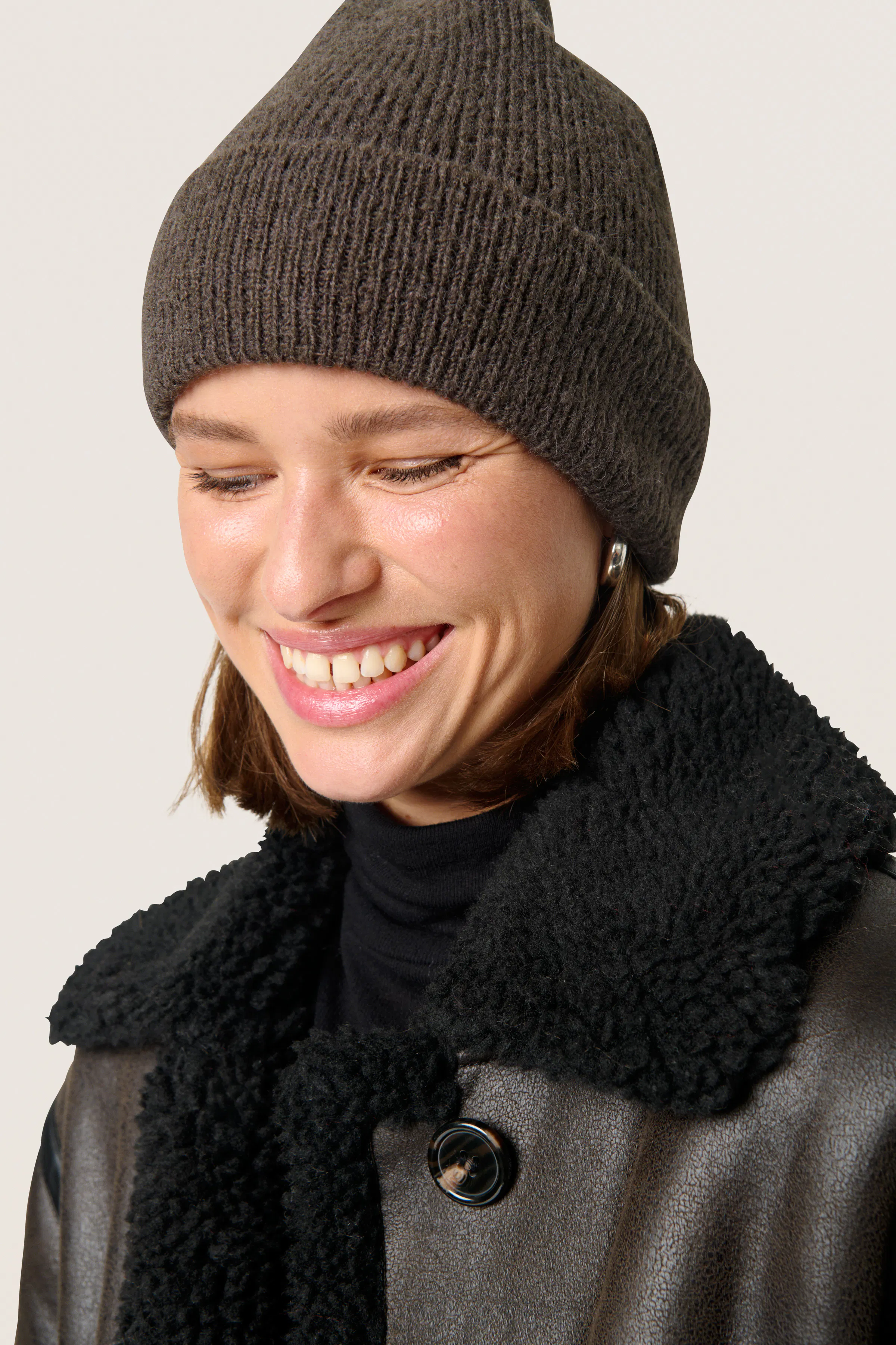 SLAnaye Hood PACK FRONT 30408338-1908081