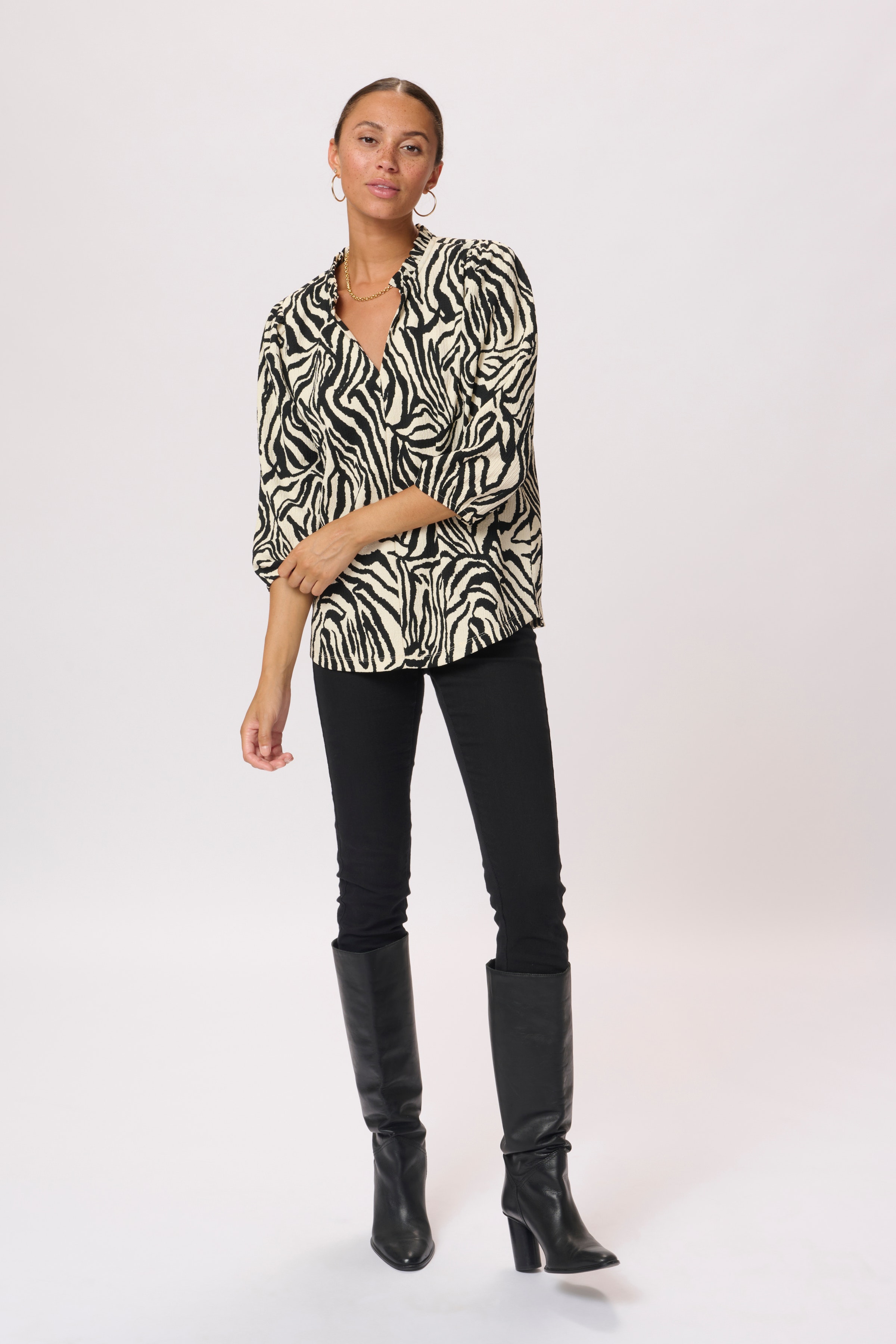 KAkatrine Blouse LOOKBOOK FRONT 10509791-107315