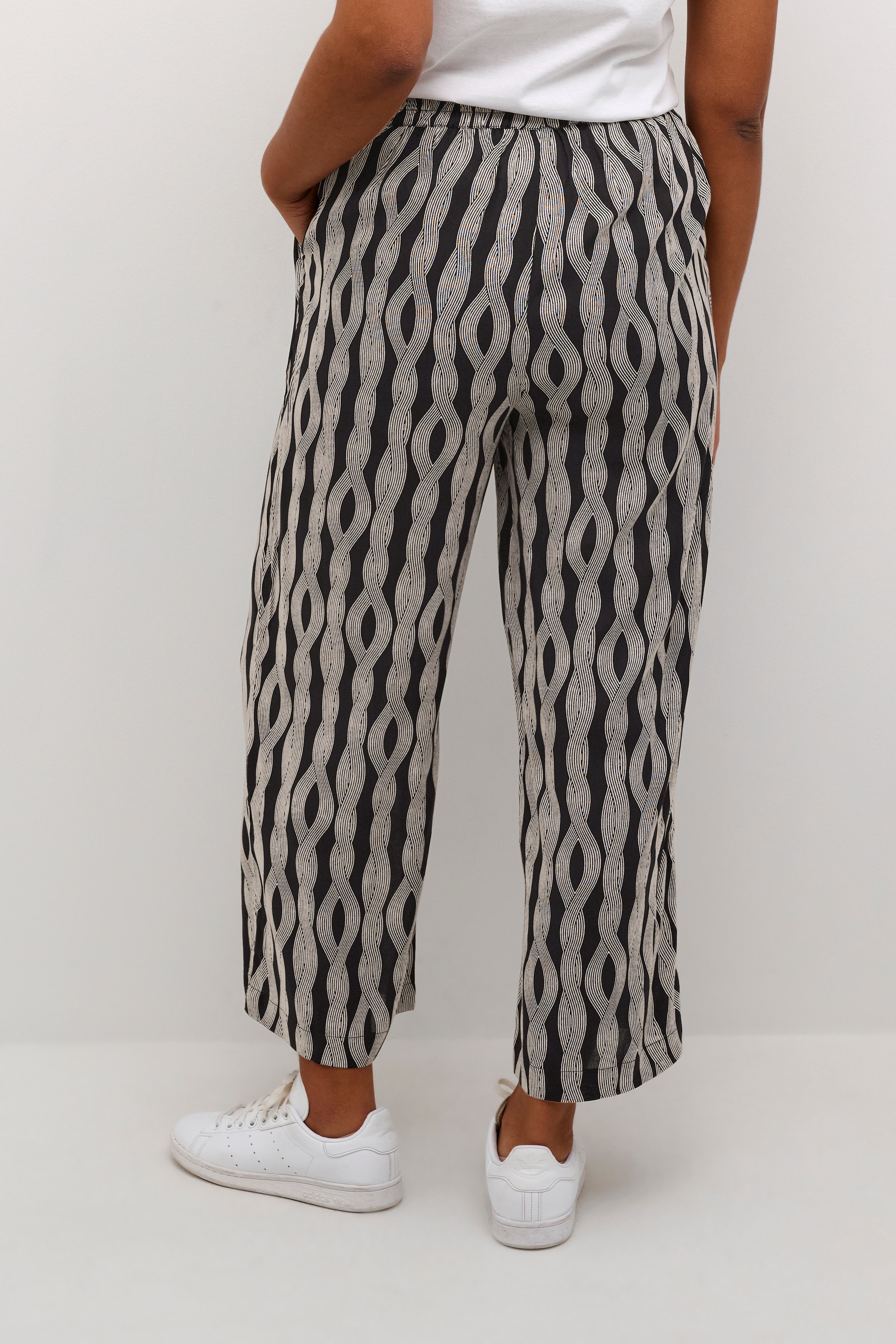 KAsanne Trousers LOOKBOOK BACK 10508978-106143