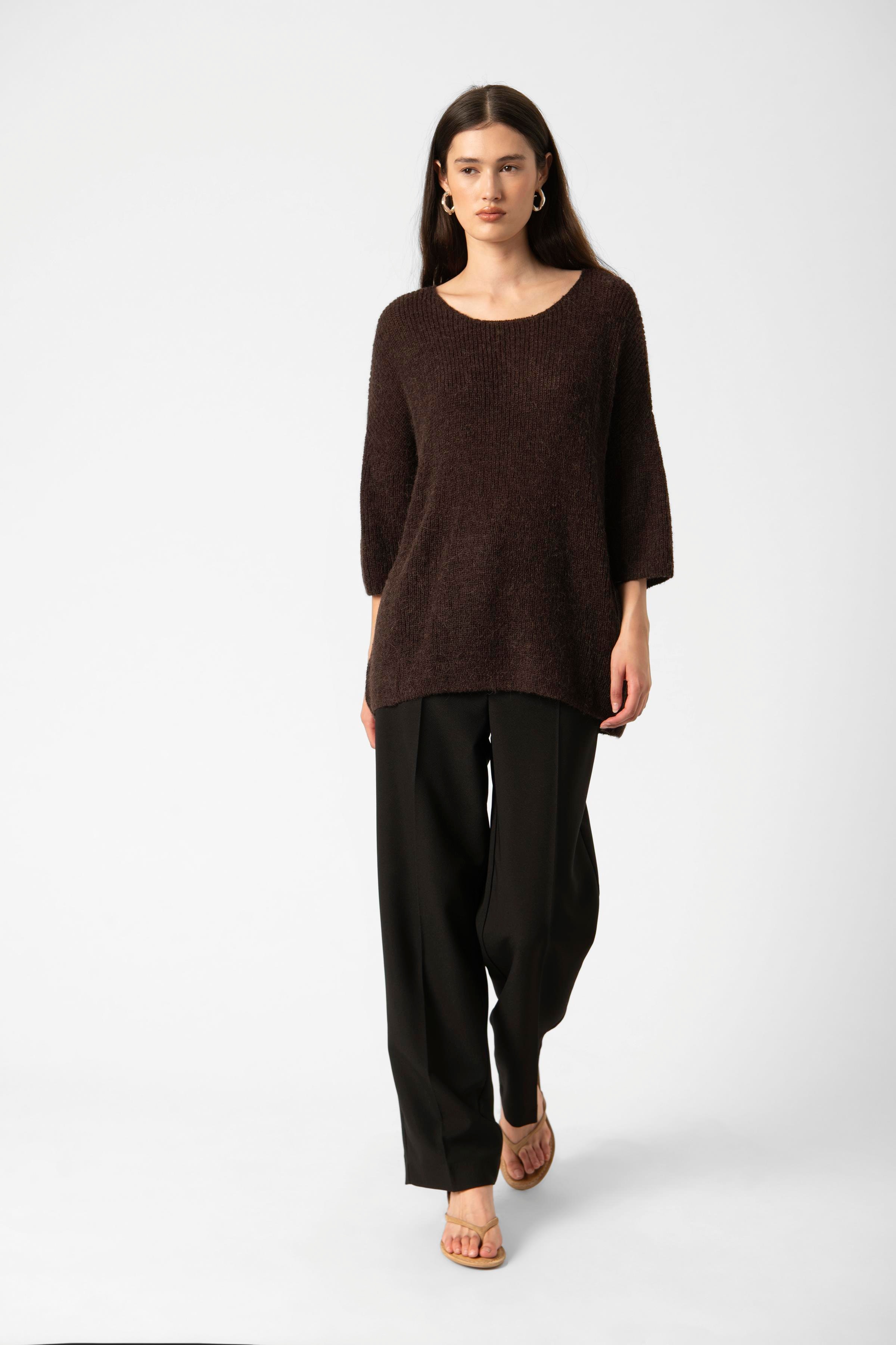 Tuesday Pullover LOOKBOOK FRONT 30400427-191109