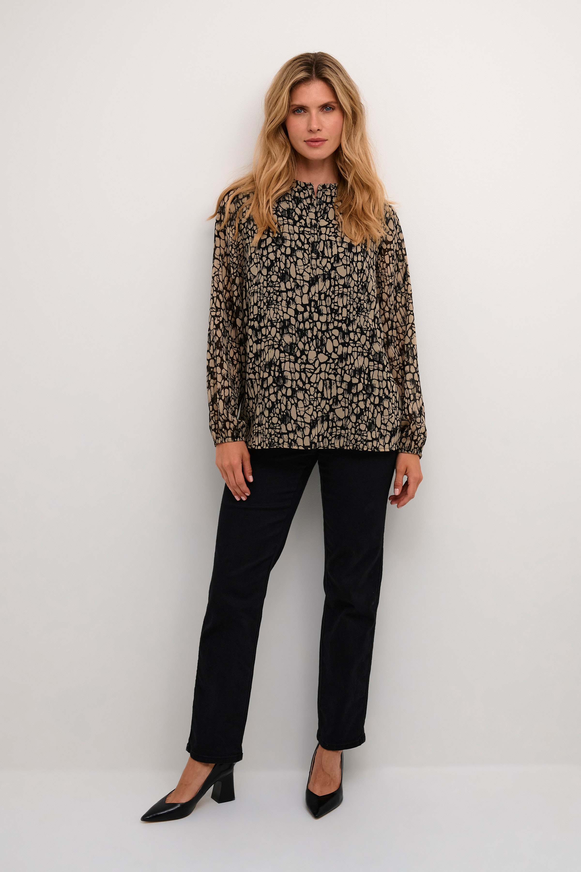 BPjantine Bluse LOOKBOOK FRONT 10590539-105087B