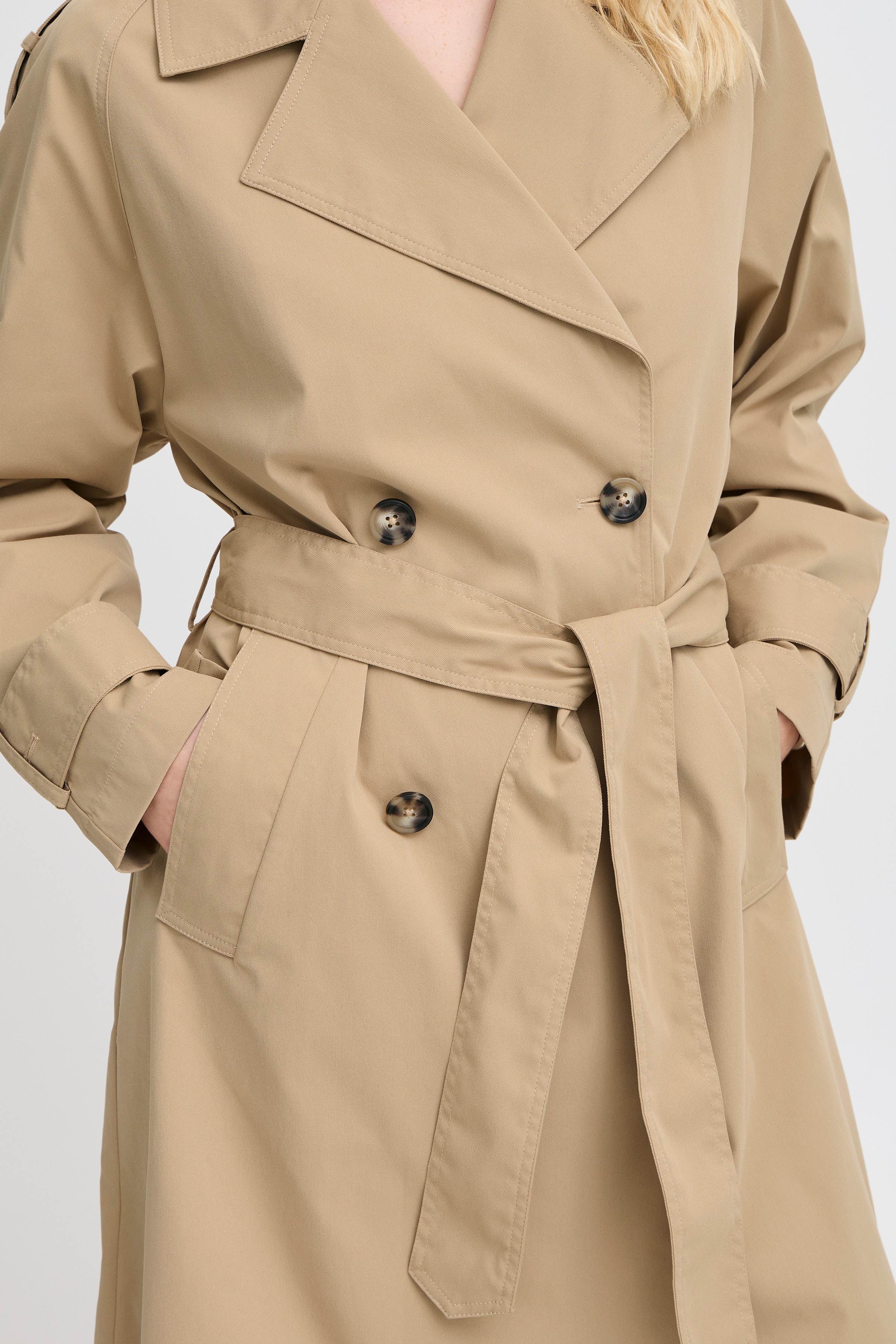 IHEZOVA Outerwear LOOKBOOK DETAIL 20122212-161315