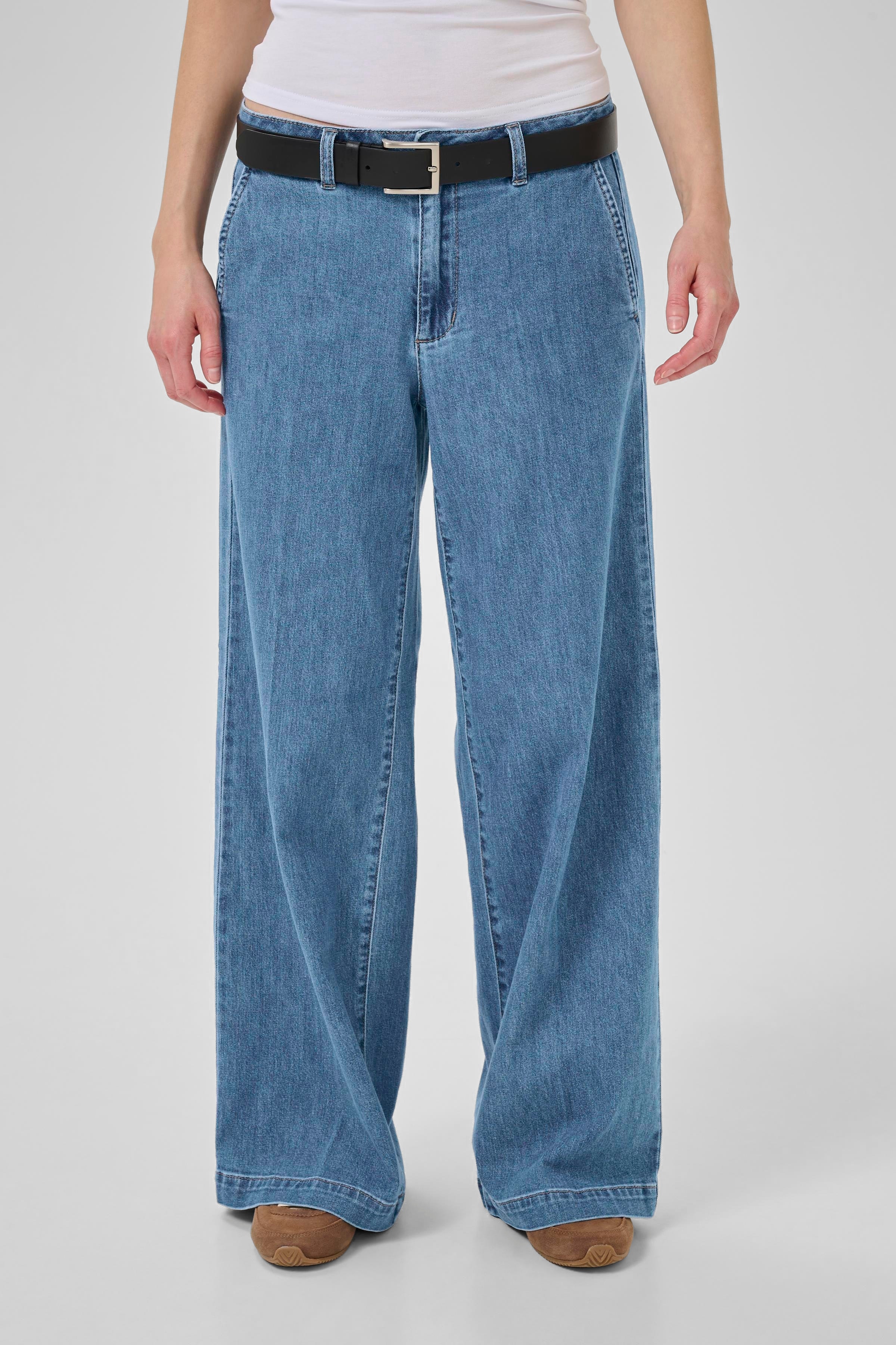 LaraMW Hose LOOKBOOK FRONT 10705238-100053