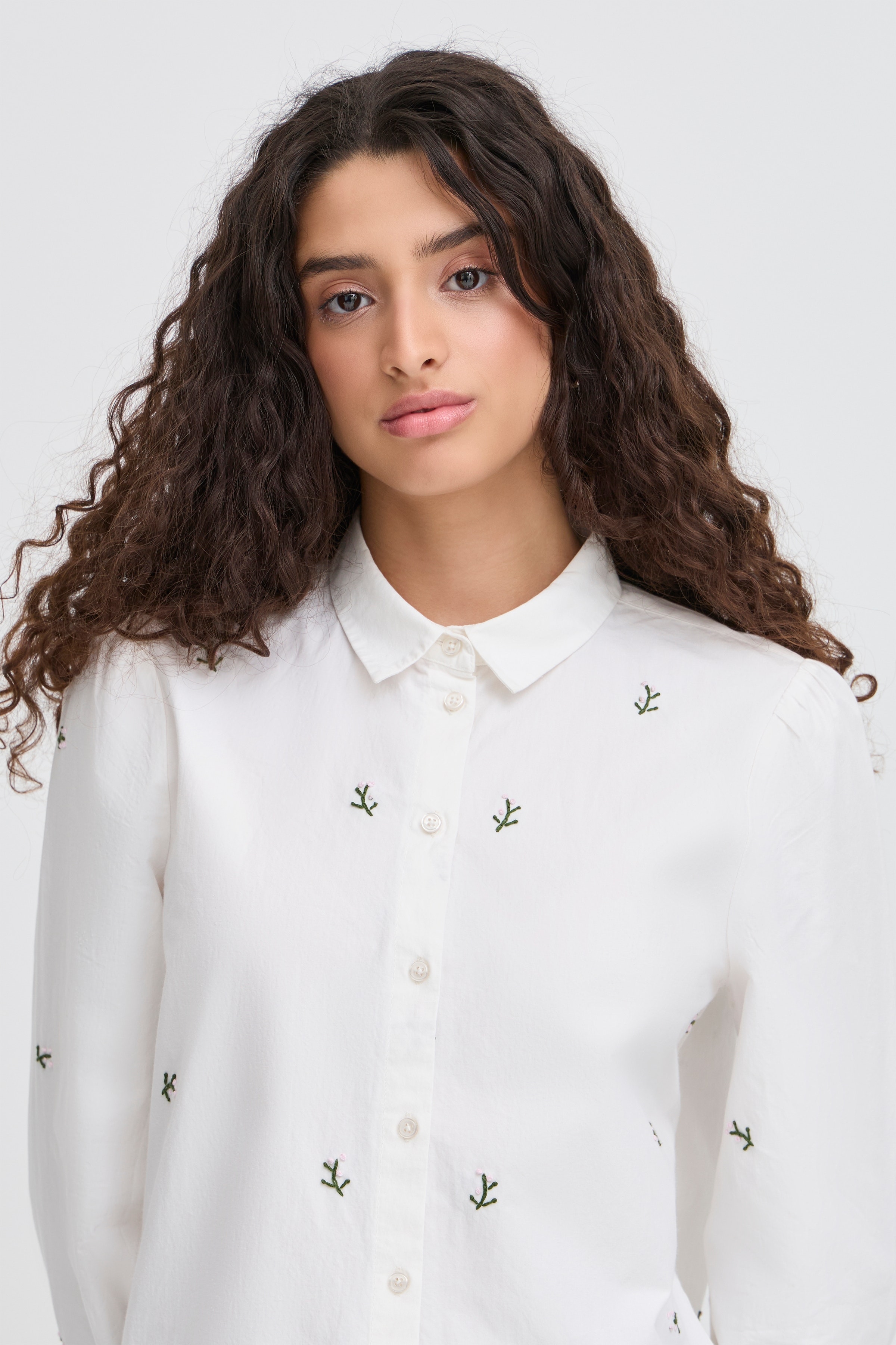 IHSANAZ Shirt LOOKBOOK DETAIL 20124122-900000311