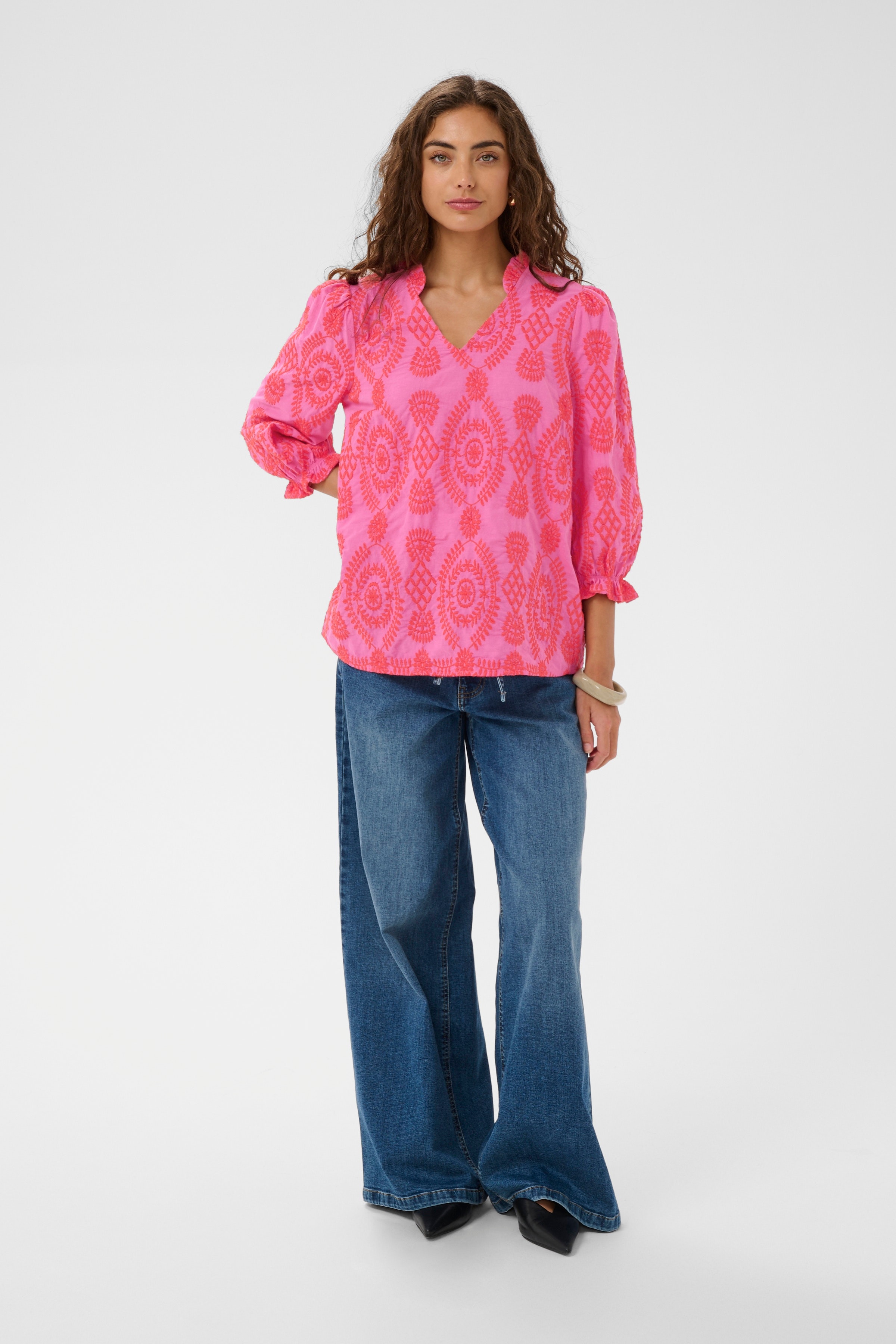 CUtia Bluse LOOKBOOK FRONT 50109439-152718