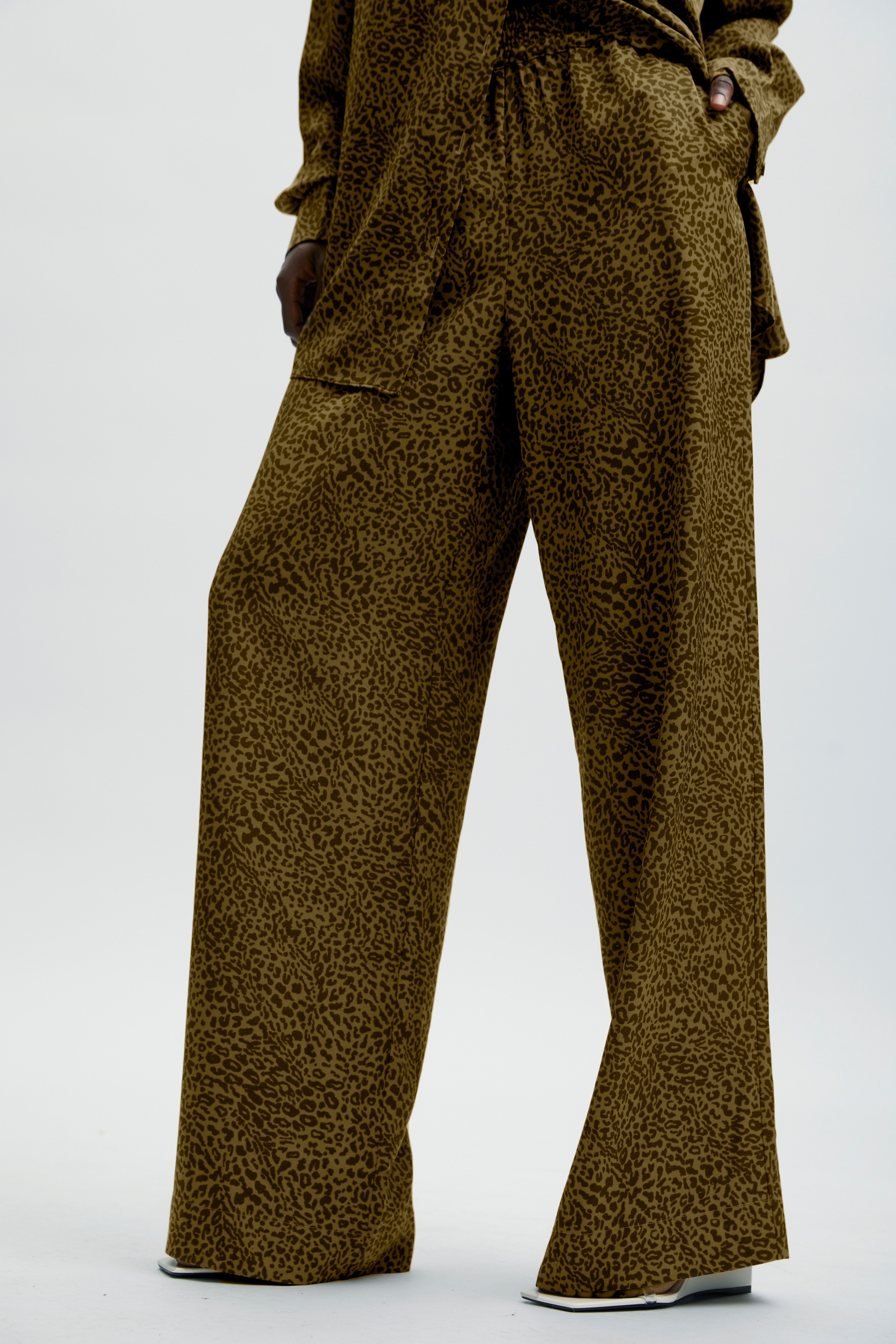 RoamleeGZ Trousers LOOKBOOK FRONT 10906920-104023