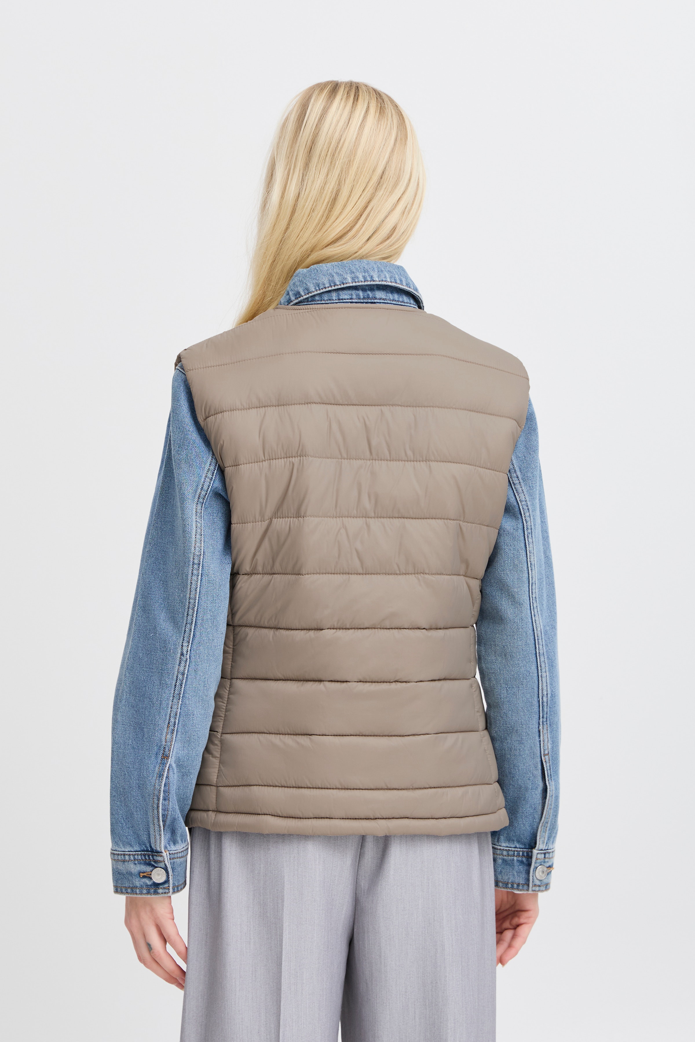 BYBERTA Vest yttertøj LOOKBOOK FRONT 20816074-171105