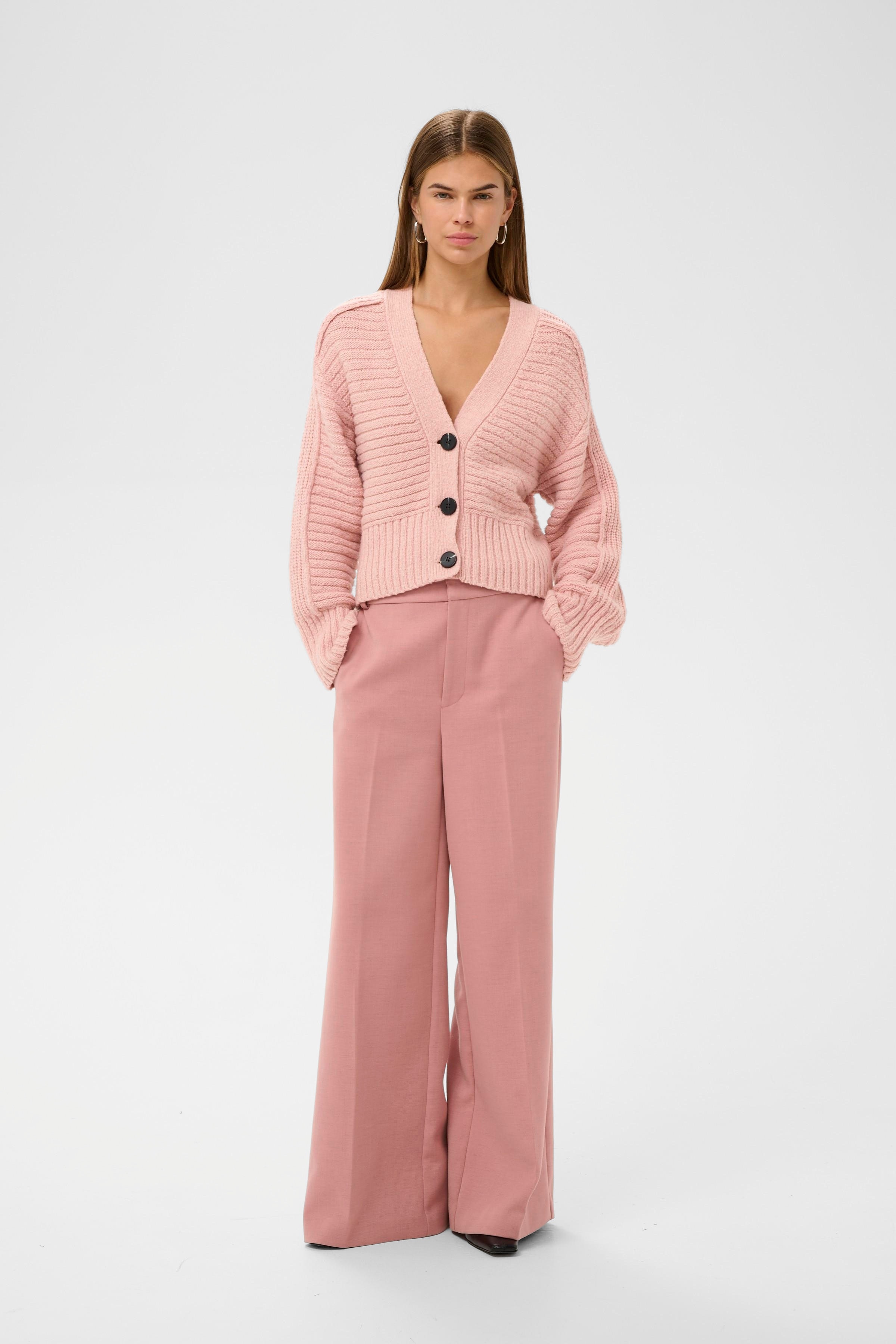 NUMAIW Cardigan LOOKBOOK FRONT 30112157-151607