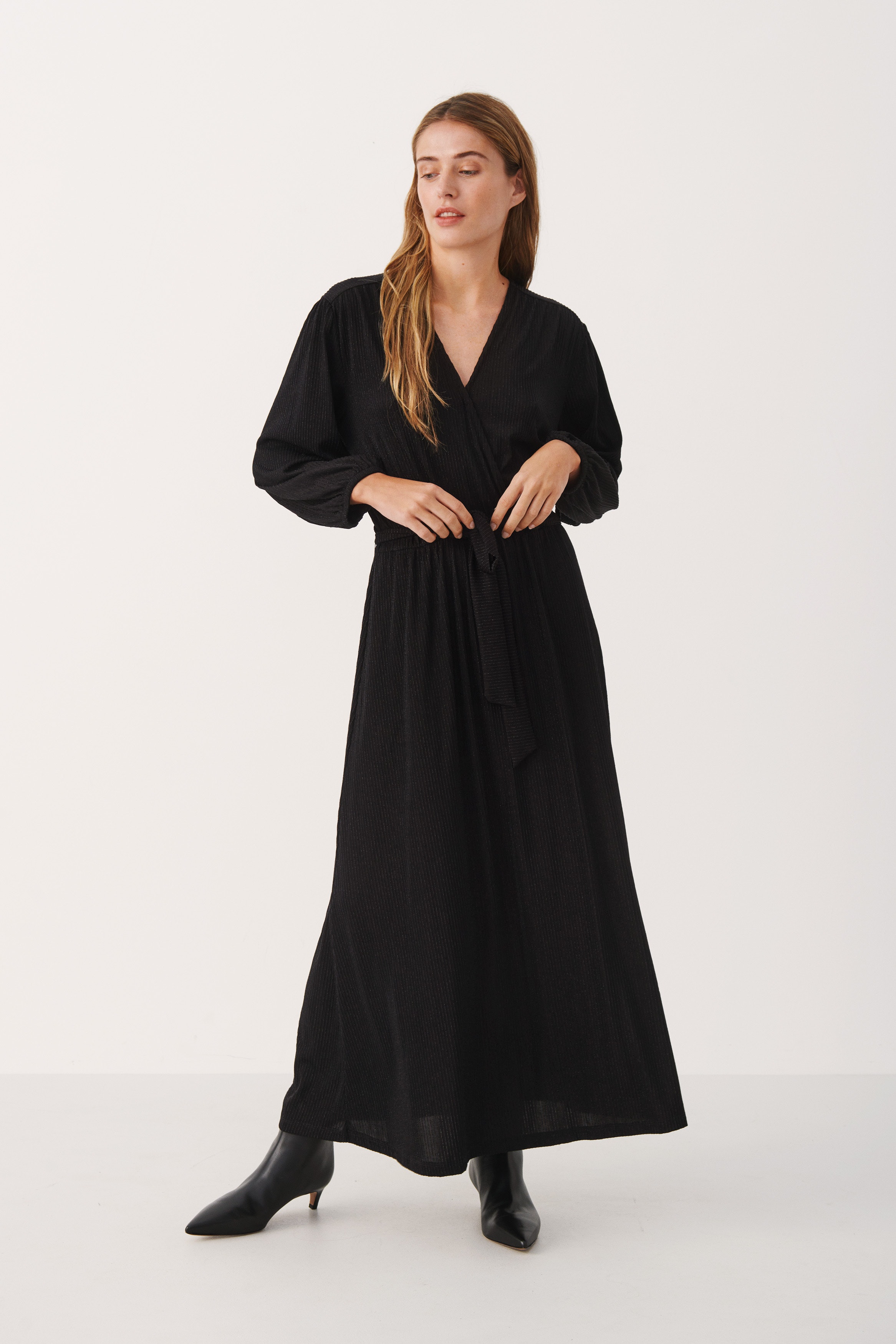 ThennaPW Dress LOOKBOOK FRONT 30307257-194008