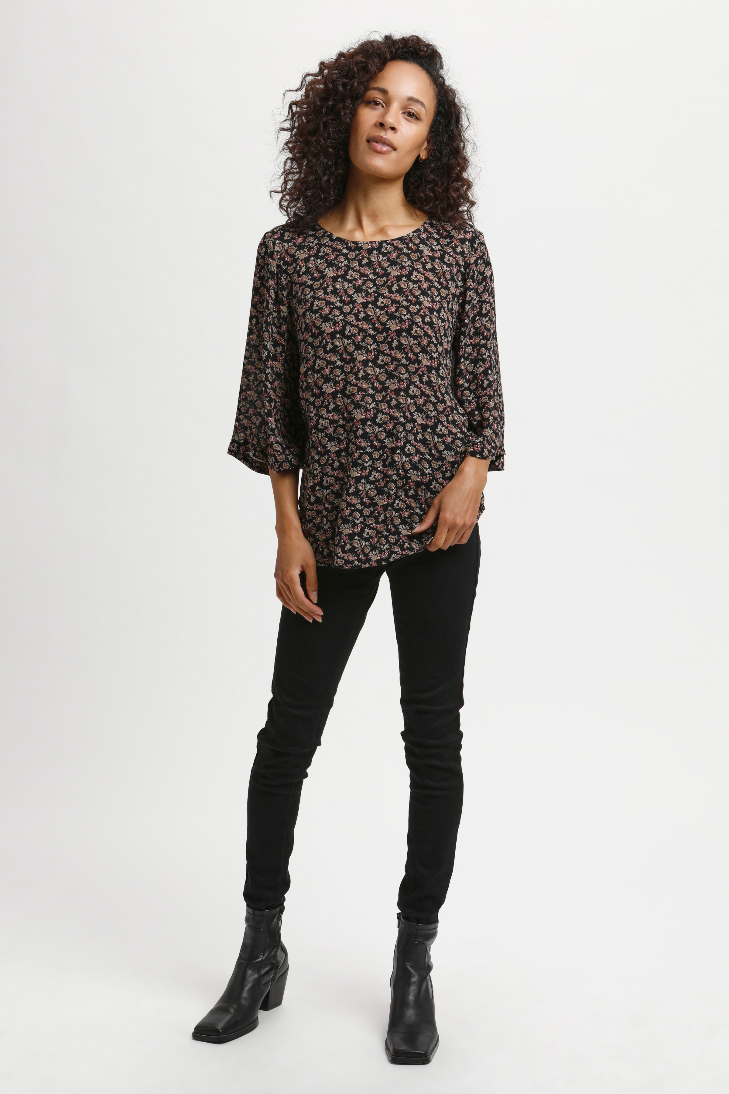 KAsally Långärmad blus LOOKBOOK FRONT 10505853-101847