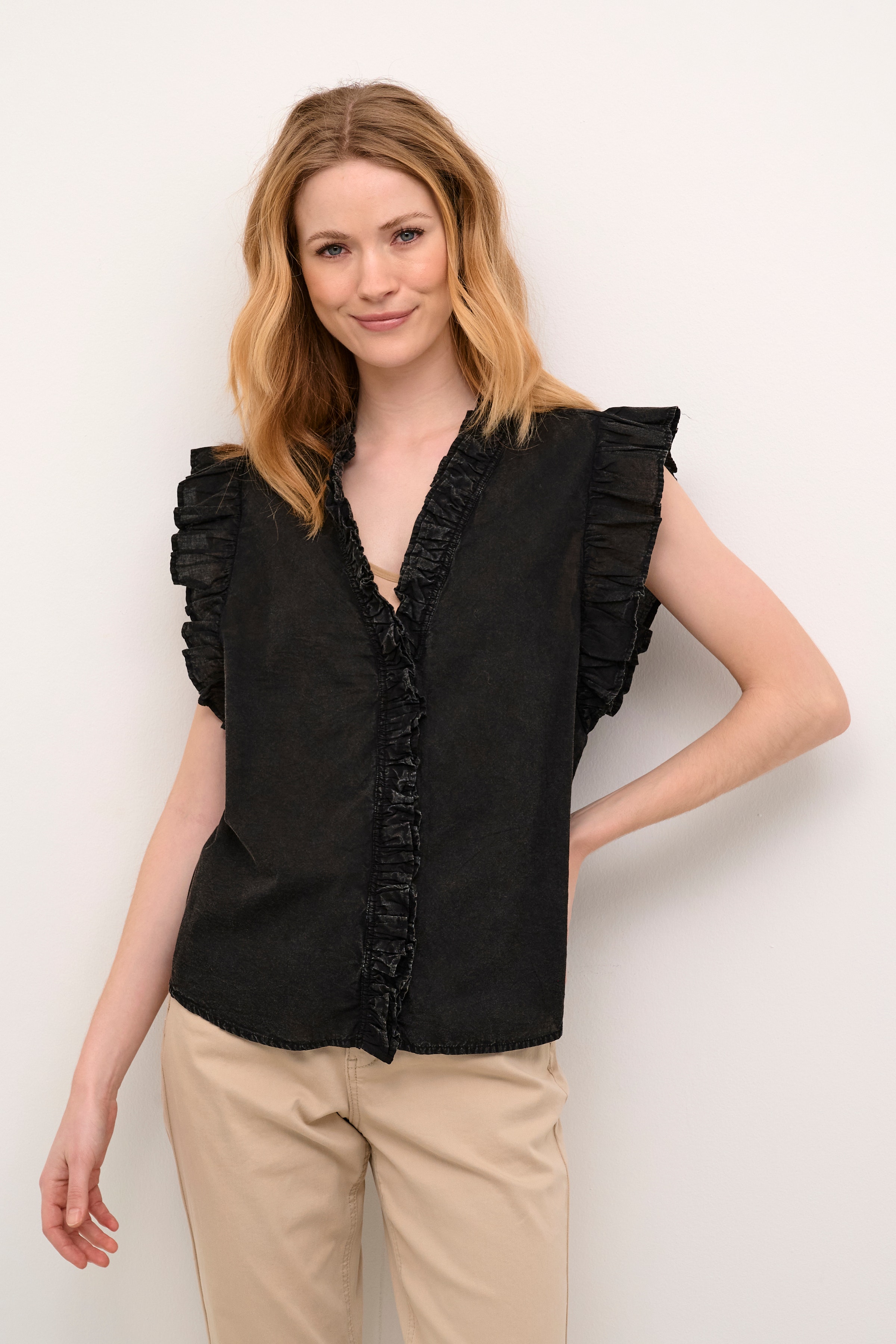 CRYvina Blouse LOOKBOOK FRONT 10612942-100120