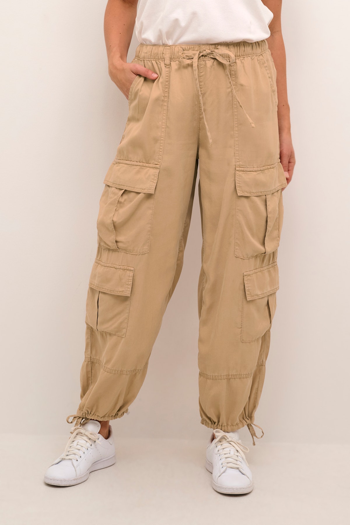 CUcarisa Cargo pants in nomad colour