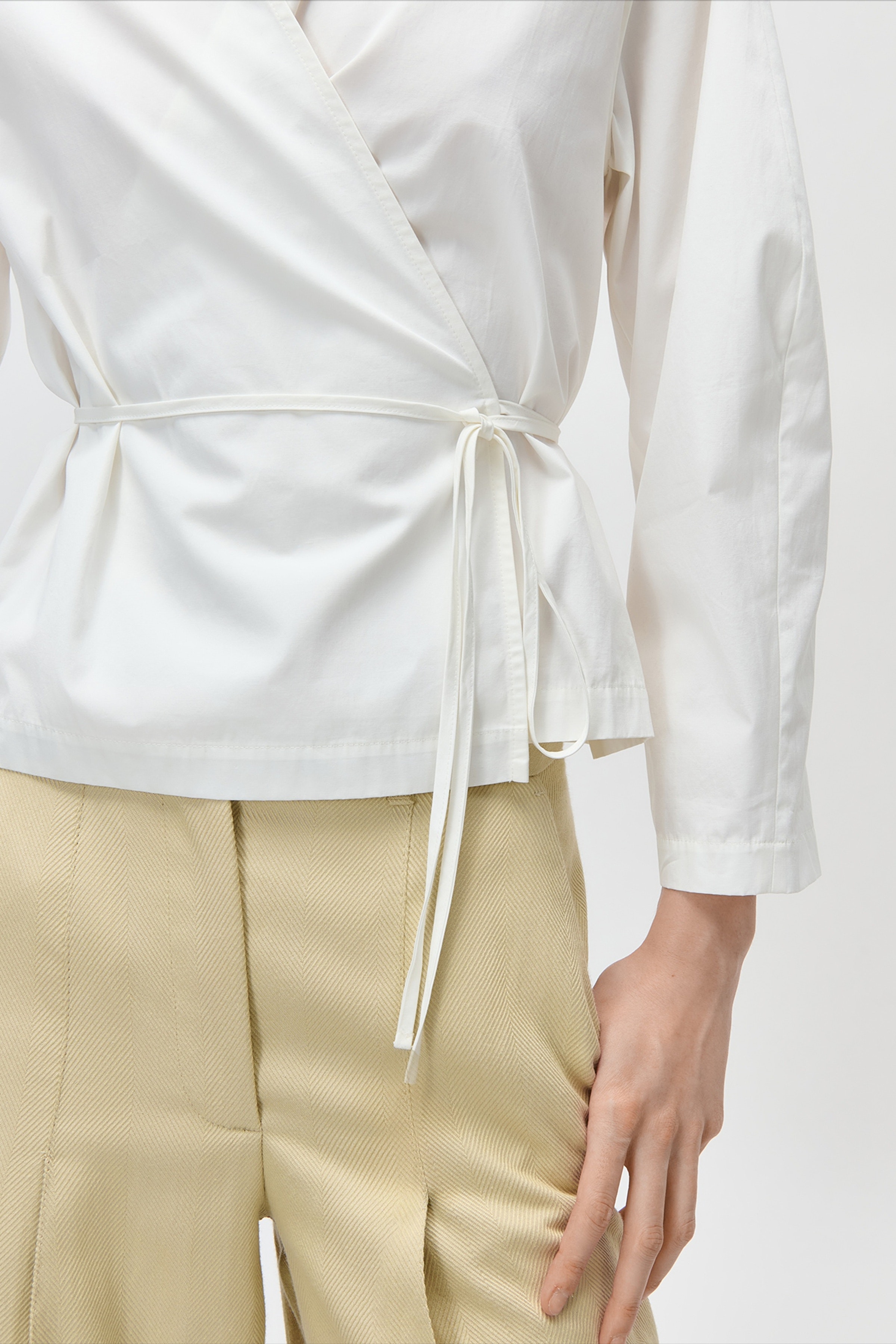 EDWINA Bluse LOOKBOOK DETAIL 30600579-WH010