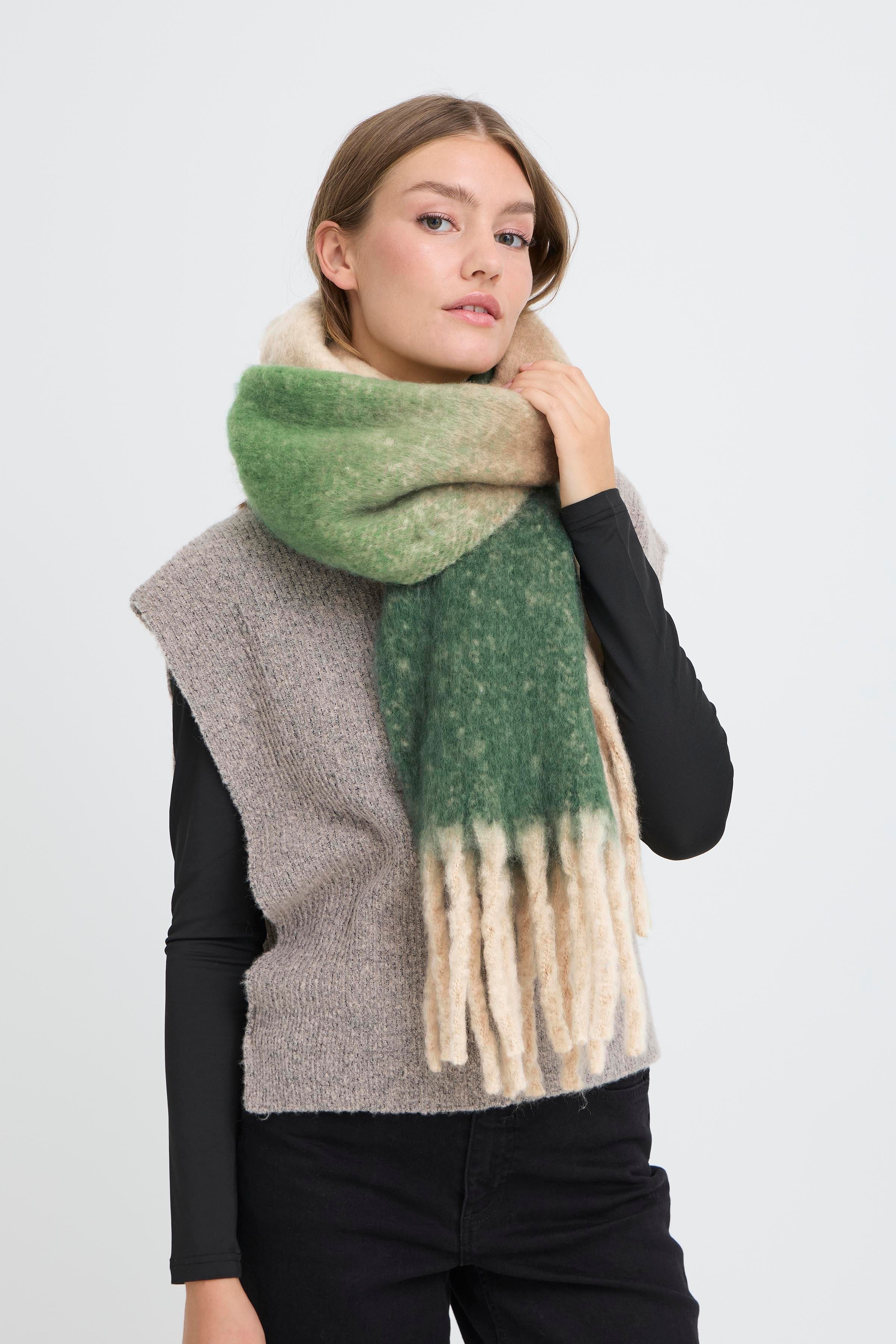 IAMALOU Scarf LOOKBOOK FRONT 20124579-195920