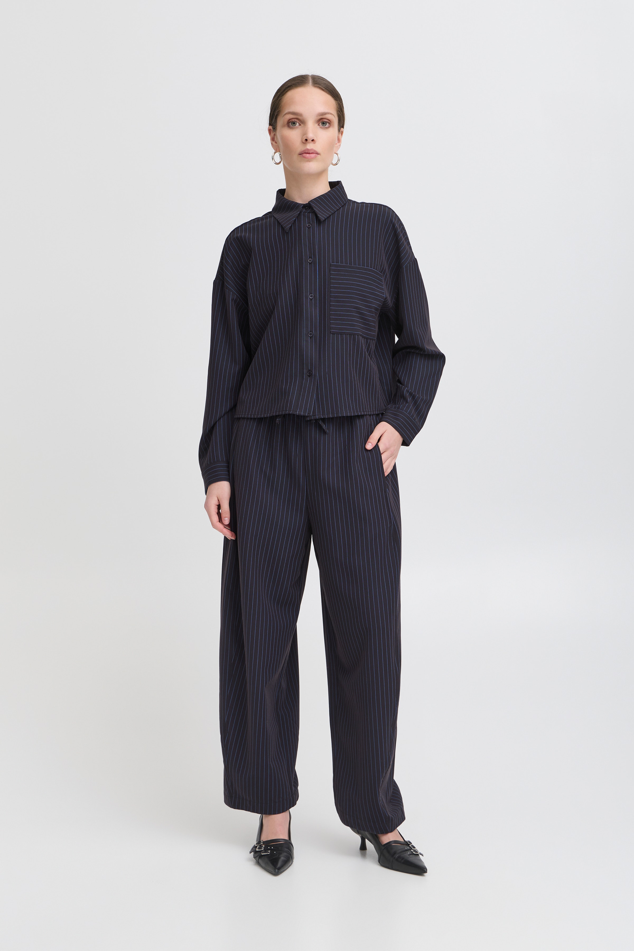 IXTRINE pants LOOKBOOK FRONT 20123490-194020