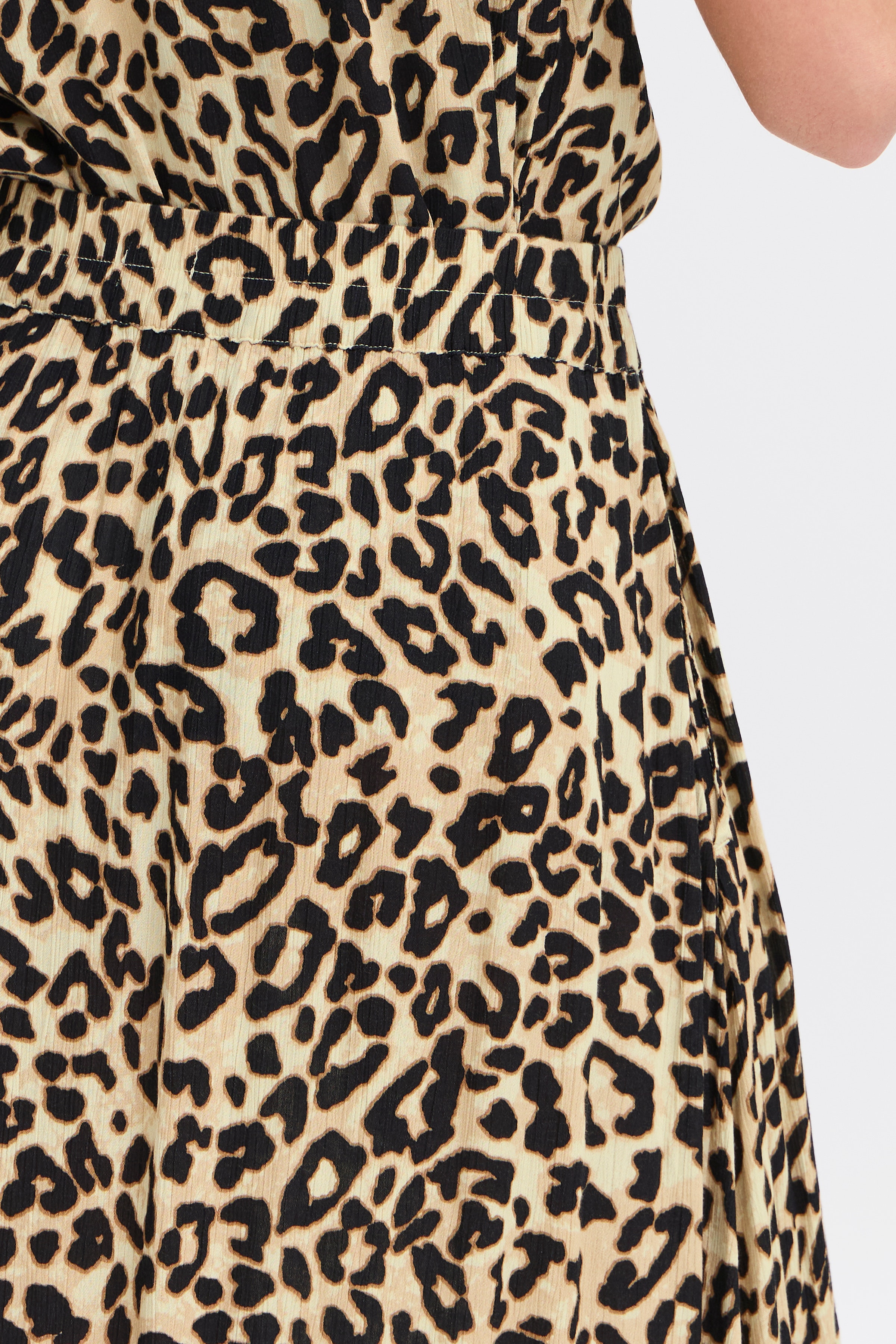 FREASE Skirt LOOKBOOK DETAIL 20615603-204722