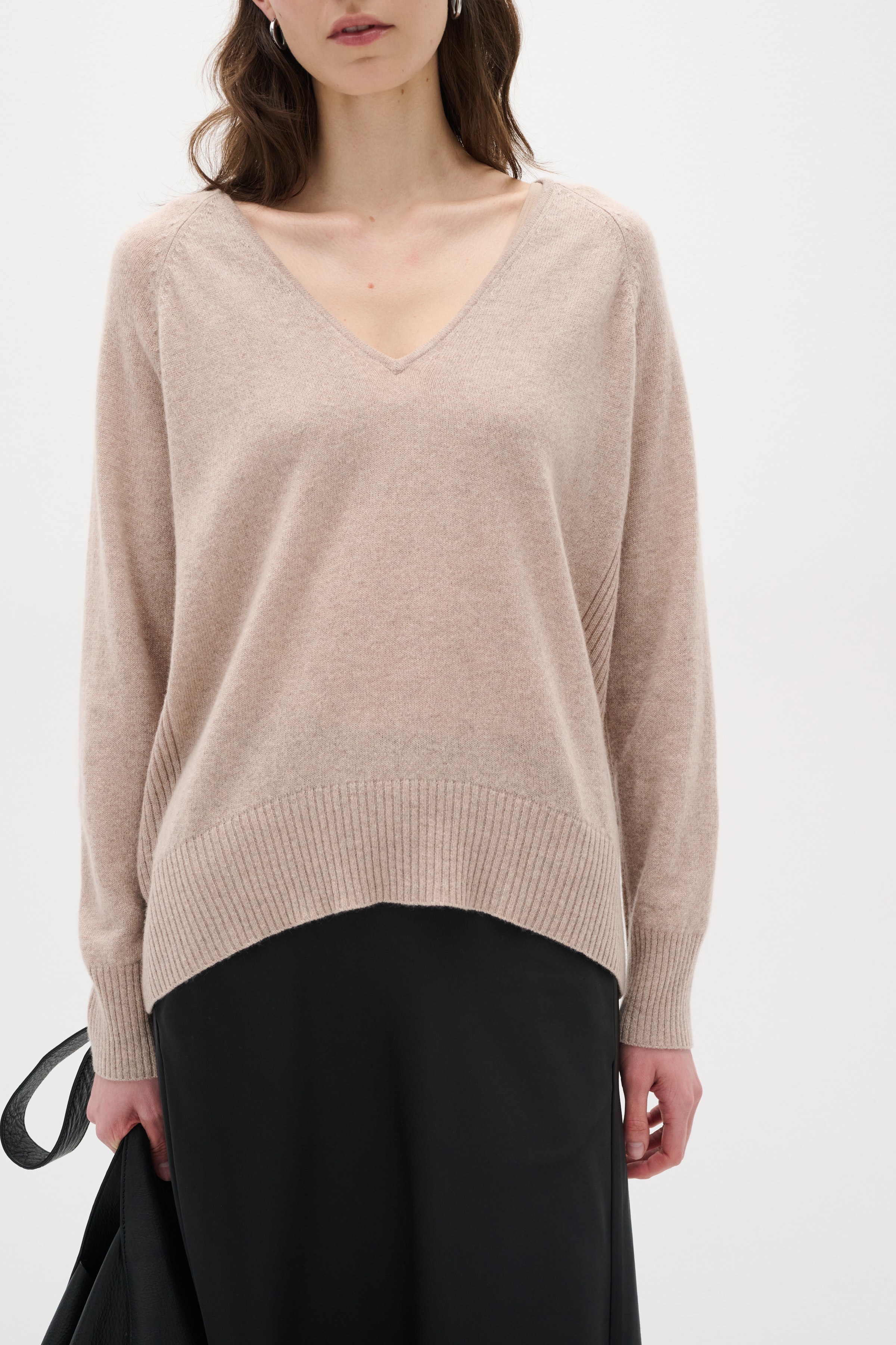 Lukka V-neck Kasjmier Pullover LOOKBOOK DETAIL 30104240-10110