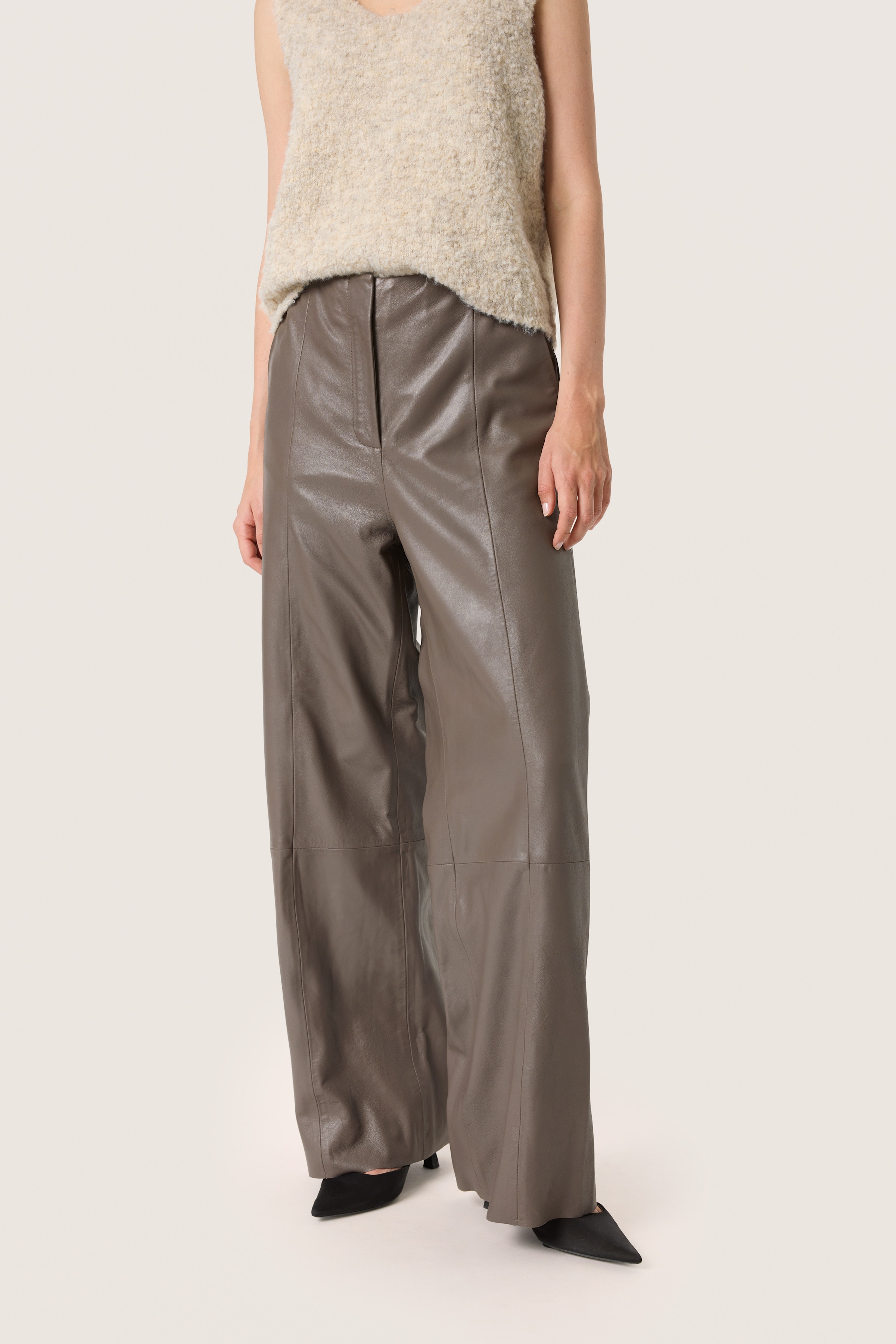 SLOlicia Trousers LOOKBOOK FRONT 30407046-190808