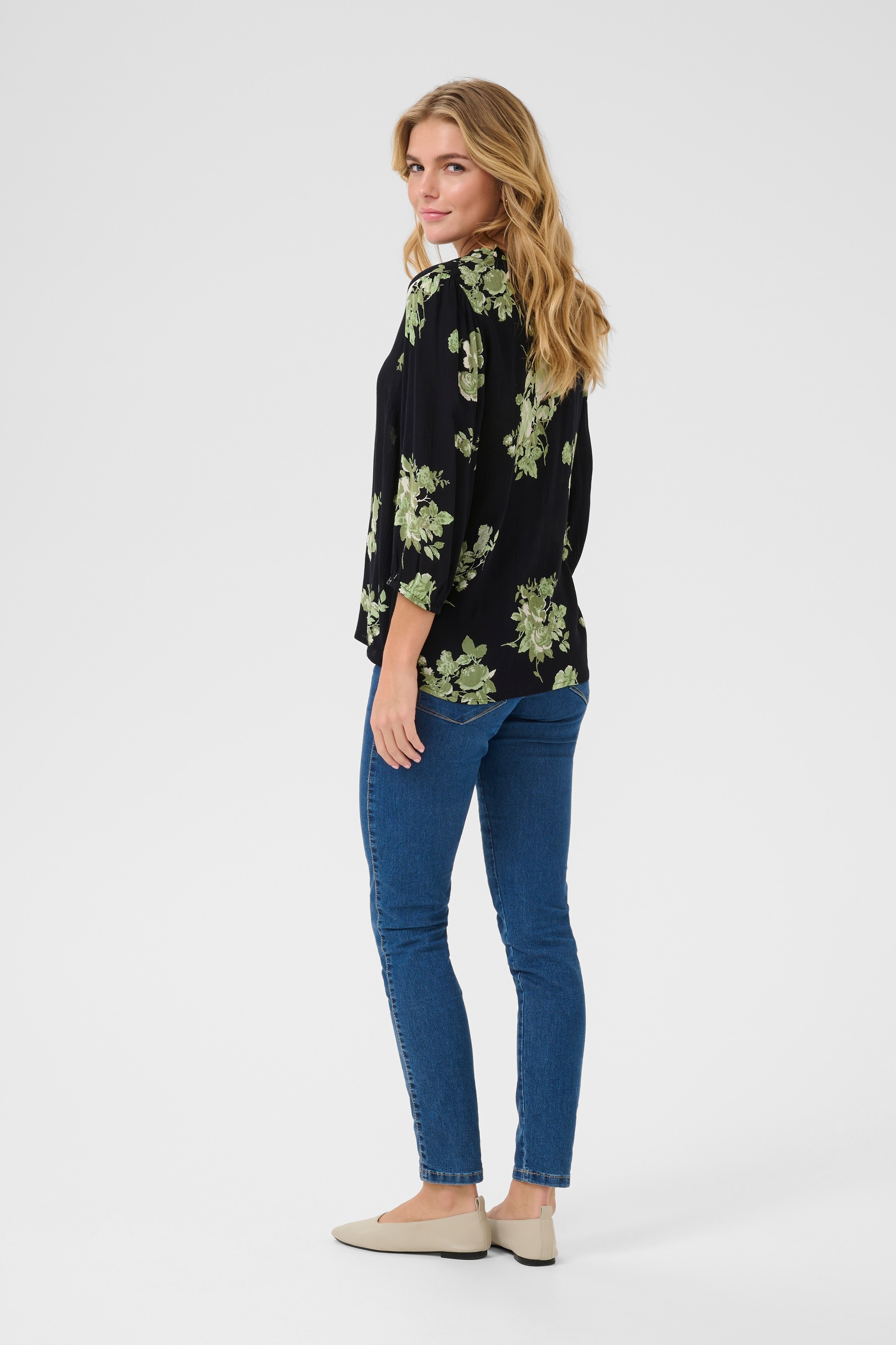 KAedita Blouse LOOKBOOK BACK 10509812-107770