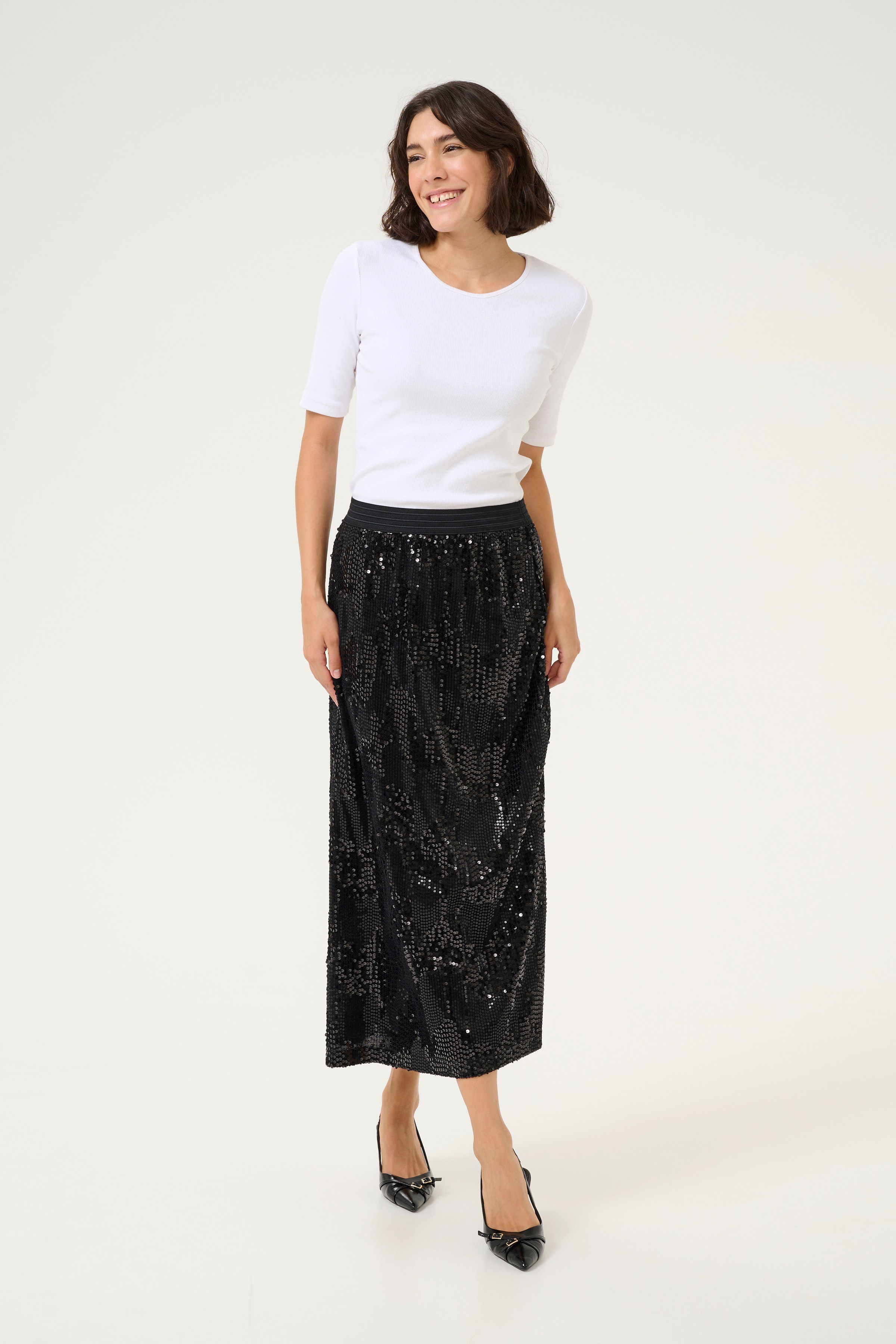 KAamalie Sequin skirt LOOKBOOK FRONT 10509829-100121