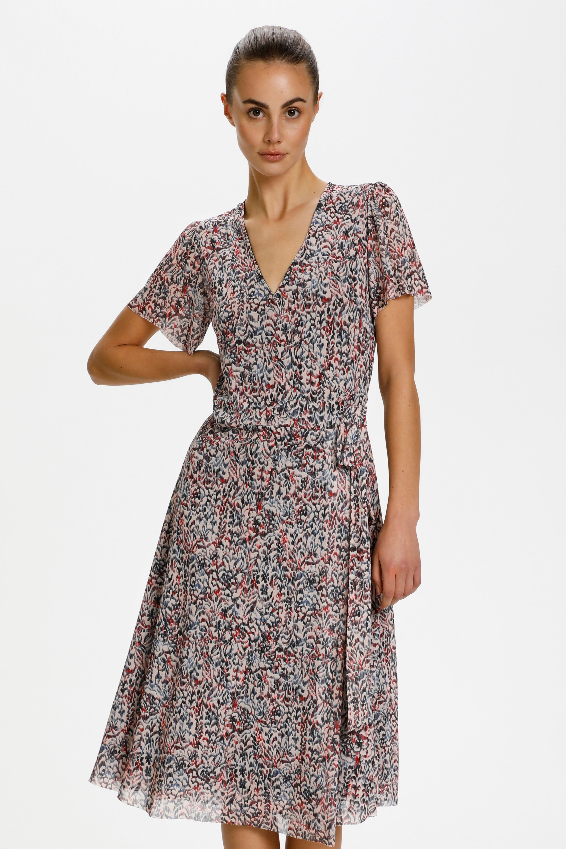 SLLourdes Wrap Dress

 LOOKBOOK FRONT 30405554-300831