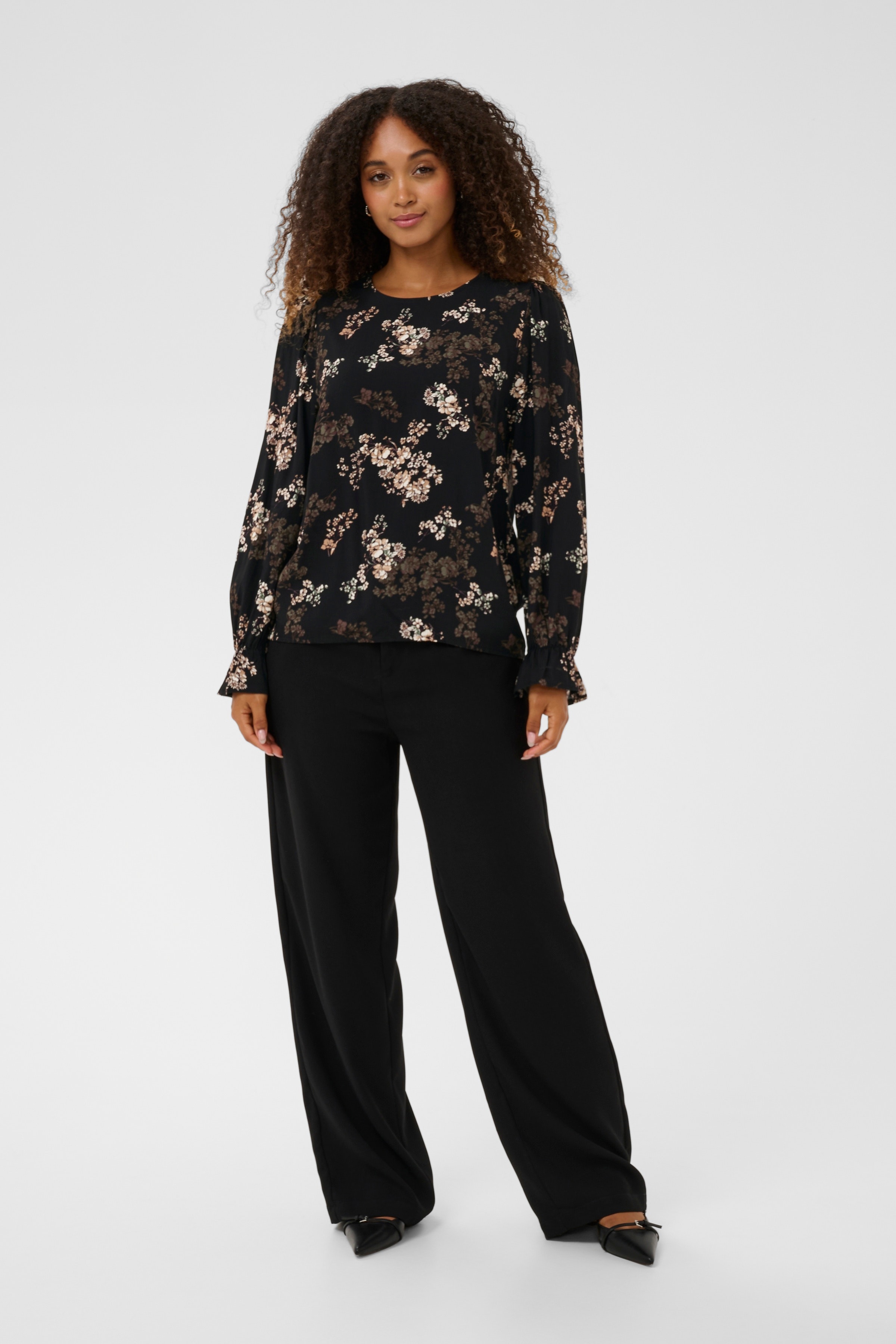 CRAlora Blouse LOOKBOOK FRONT 10613997-107820