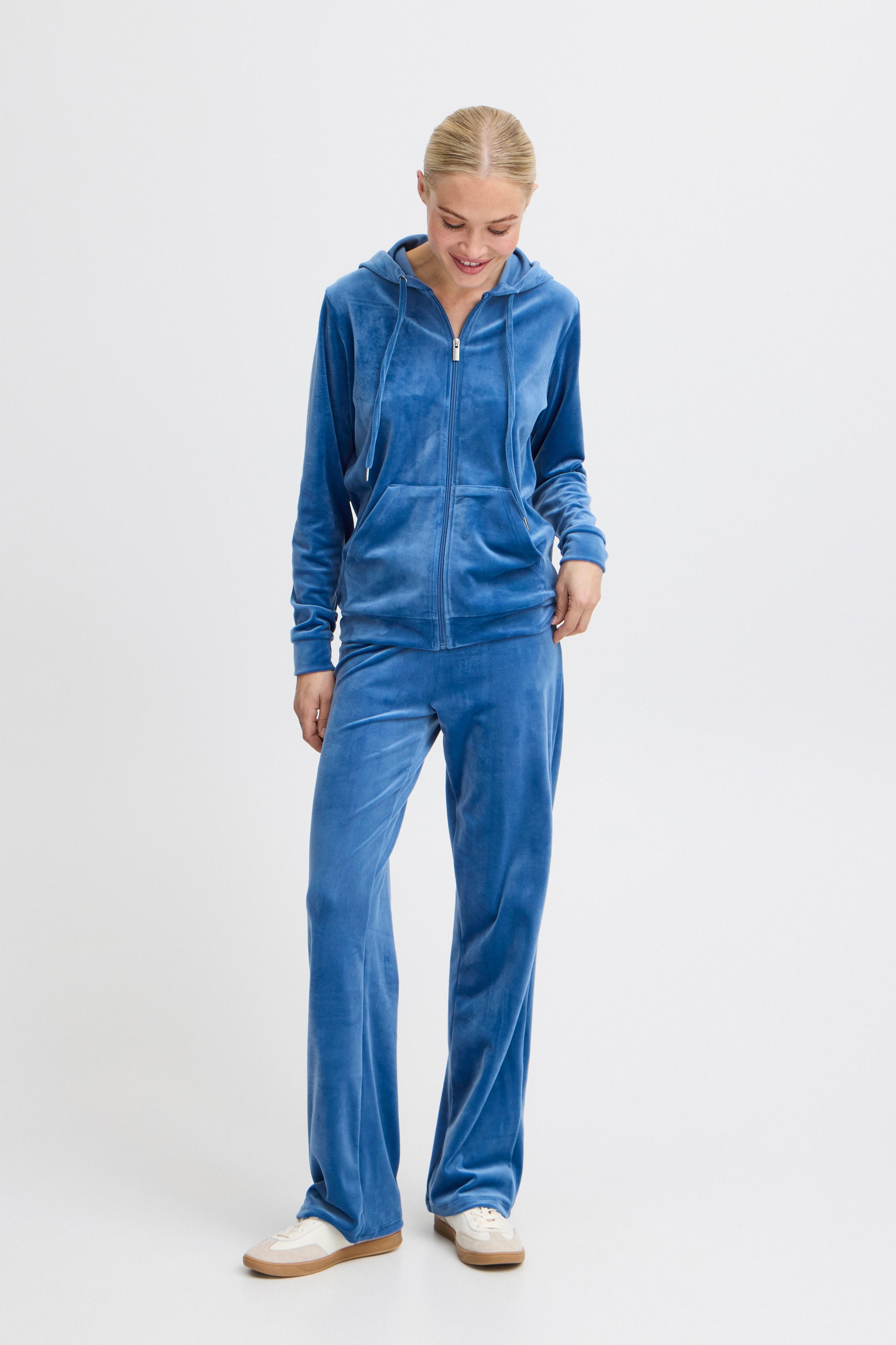 BYMITZA Joggingpak LOOKBOOK FRONT 20810786-183929