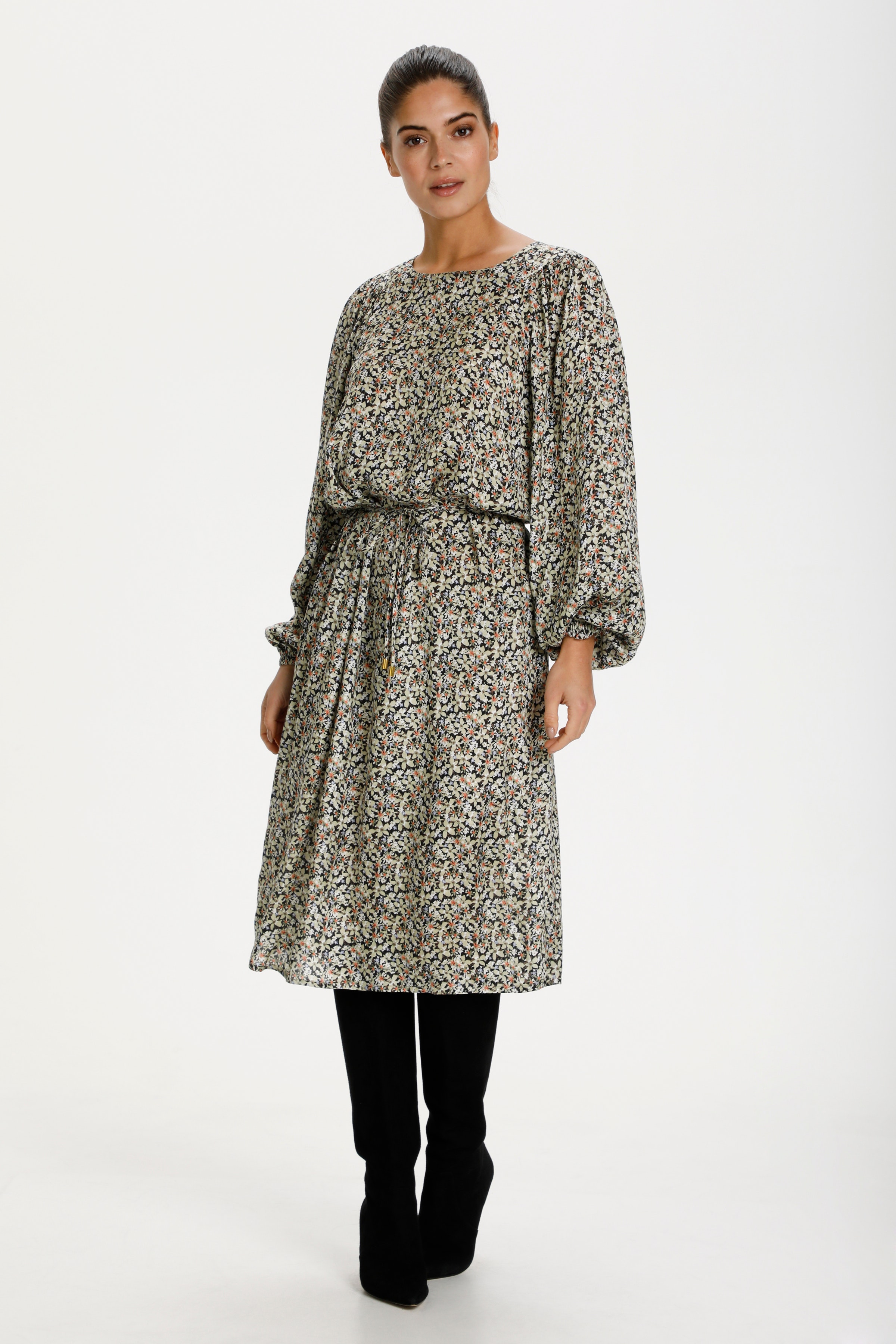 KAeita Kjole LOOKBOOK FRONT 10505551-101425