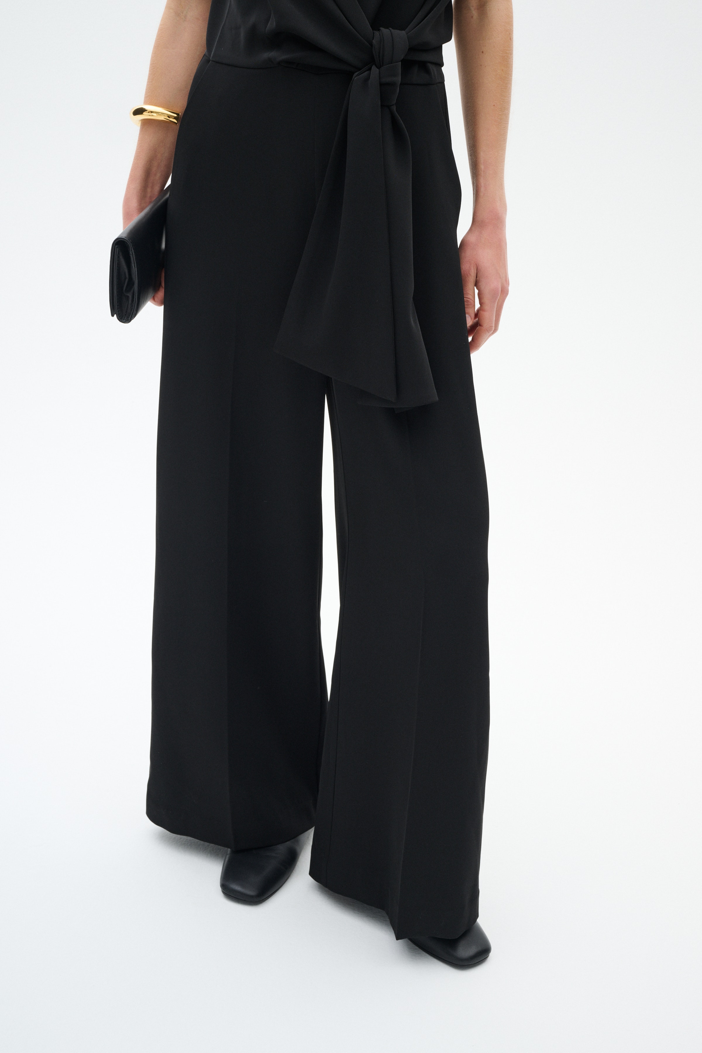 ZhenyIW Overall LOOKBOOK FRONT 30110096-194008