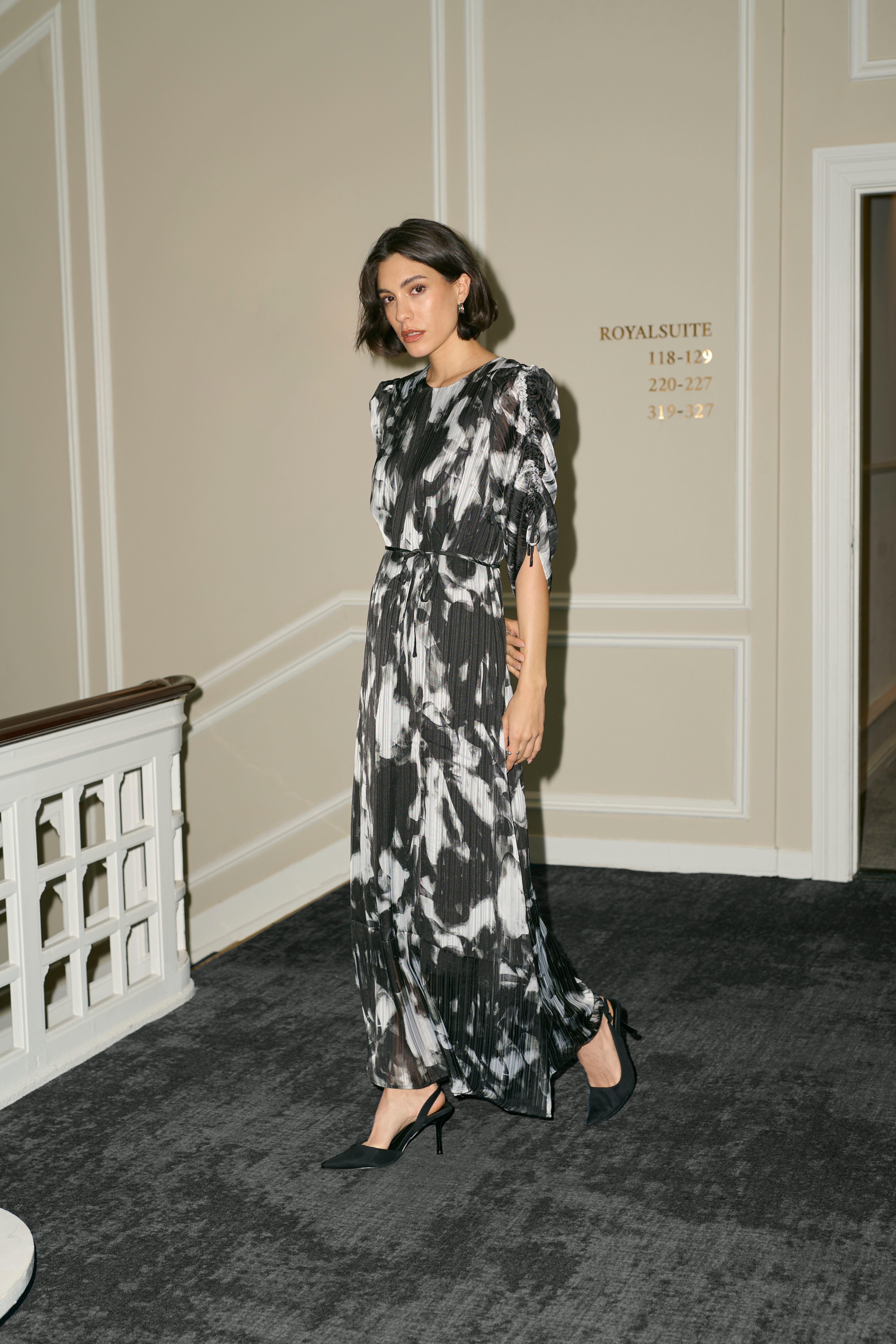 KAlifa Robe LOCATION NONE 10509199-106593