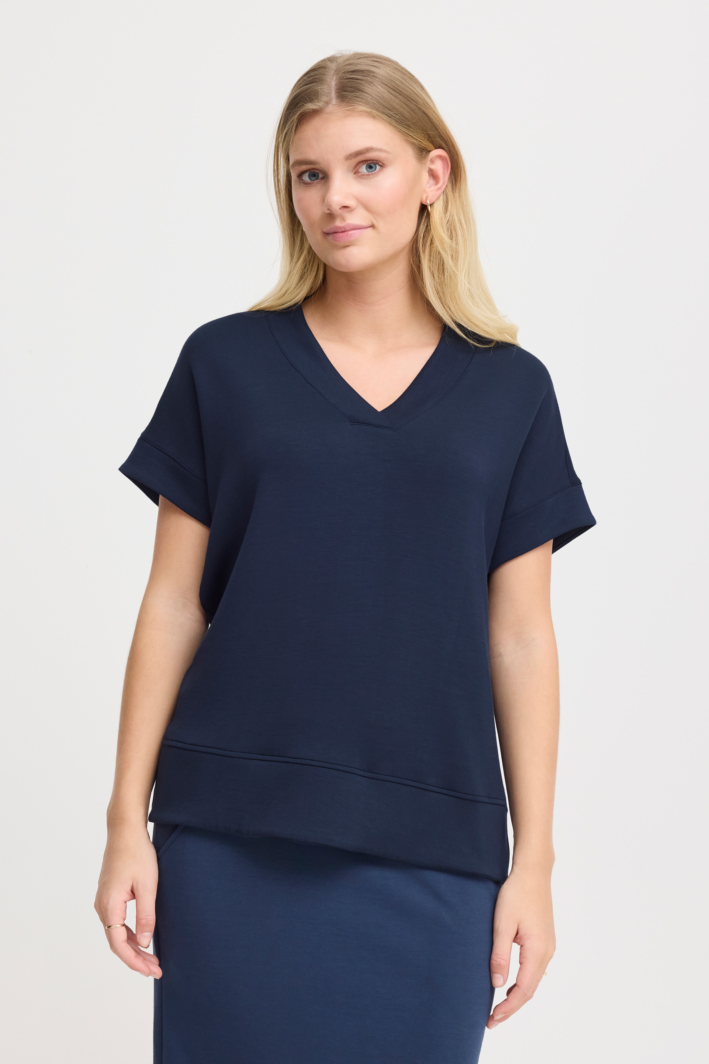 FRAURORA Sweatshirt LOOKBOOK FRONT 20616066-193923