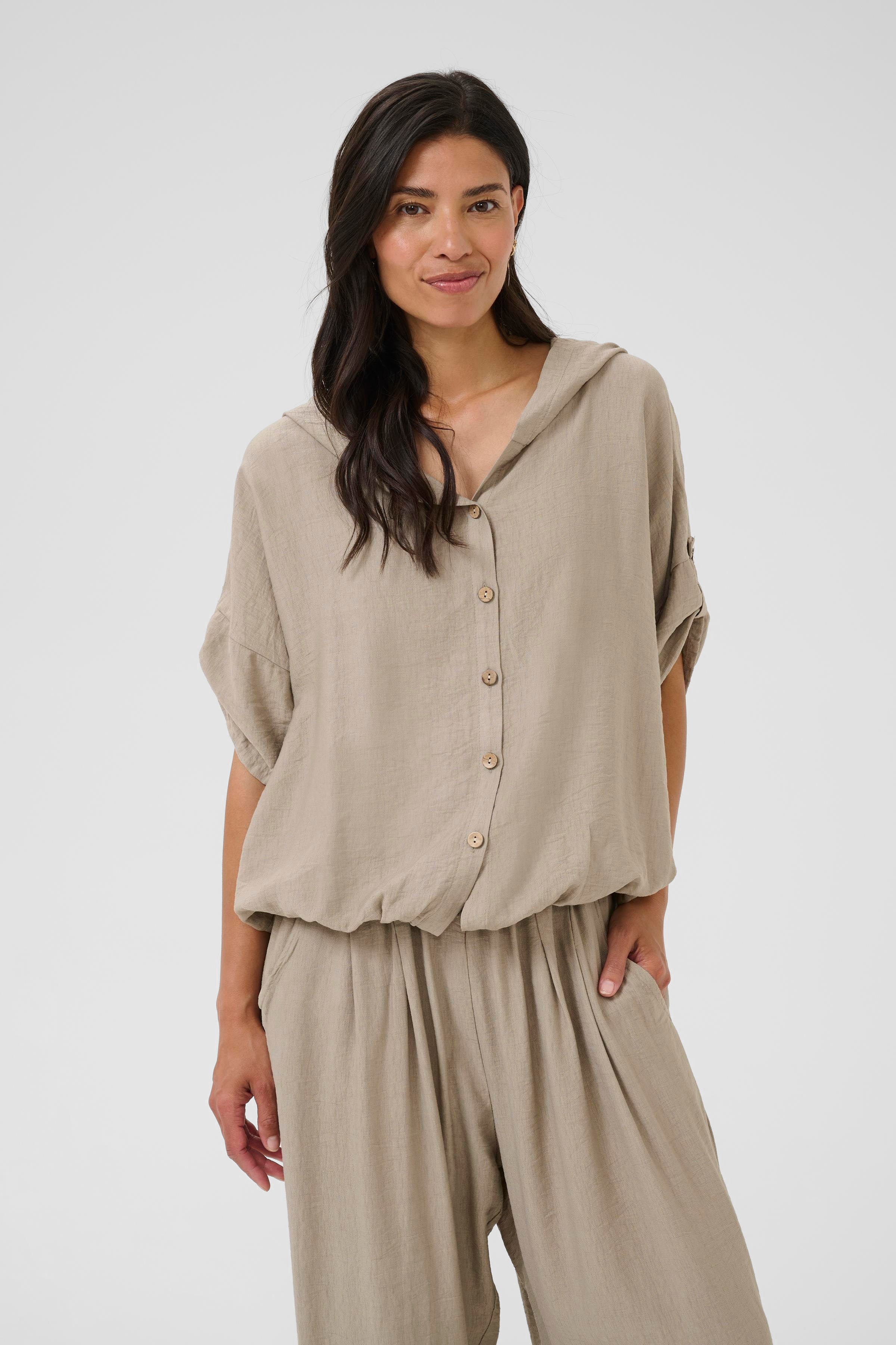 BPkiana Blus LOOKBOOK FRONT 40103546-400705