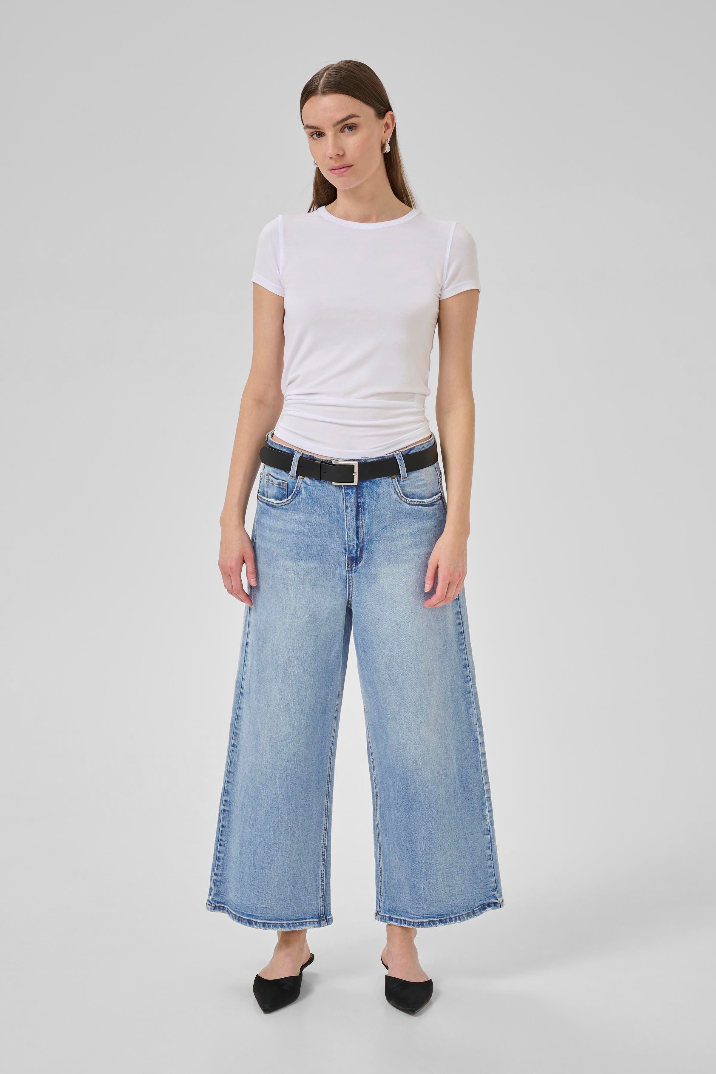 MWAlma X-Wide Jeans LOOKBOOK FRONT 10705258-100046