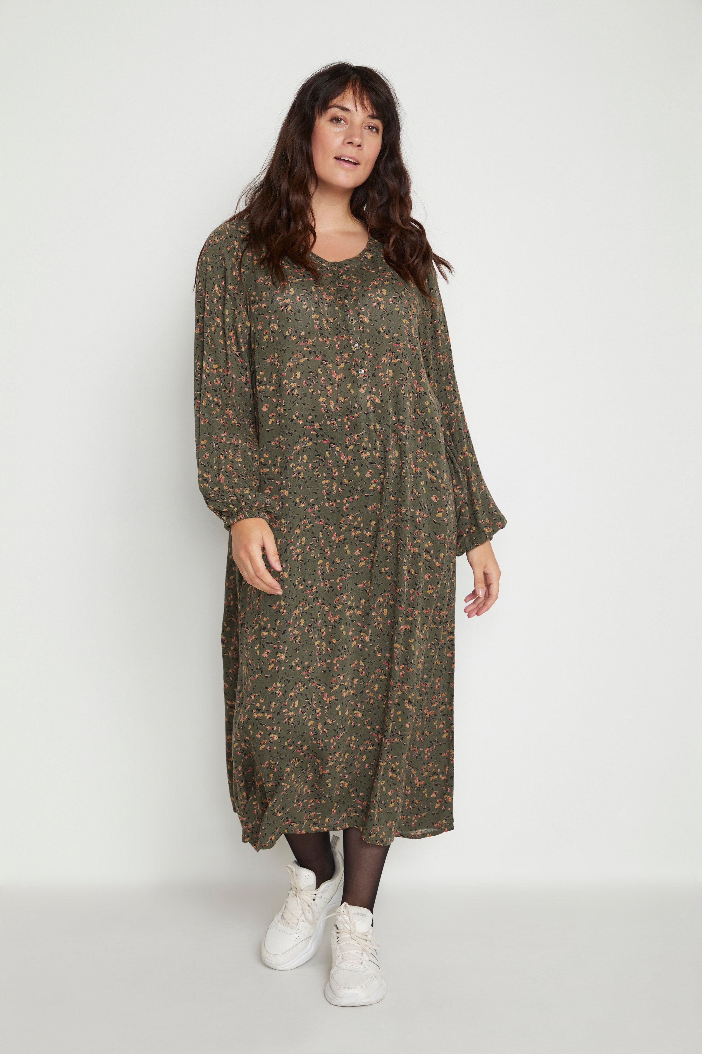 KCerna Ami Klänning LOOKBOOK FRONT 10580482-103106