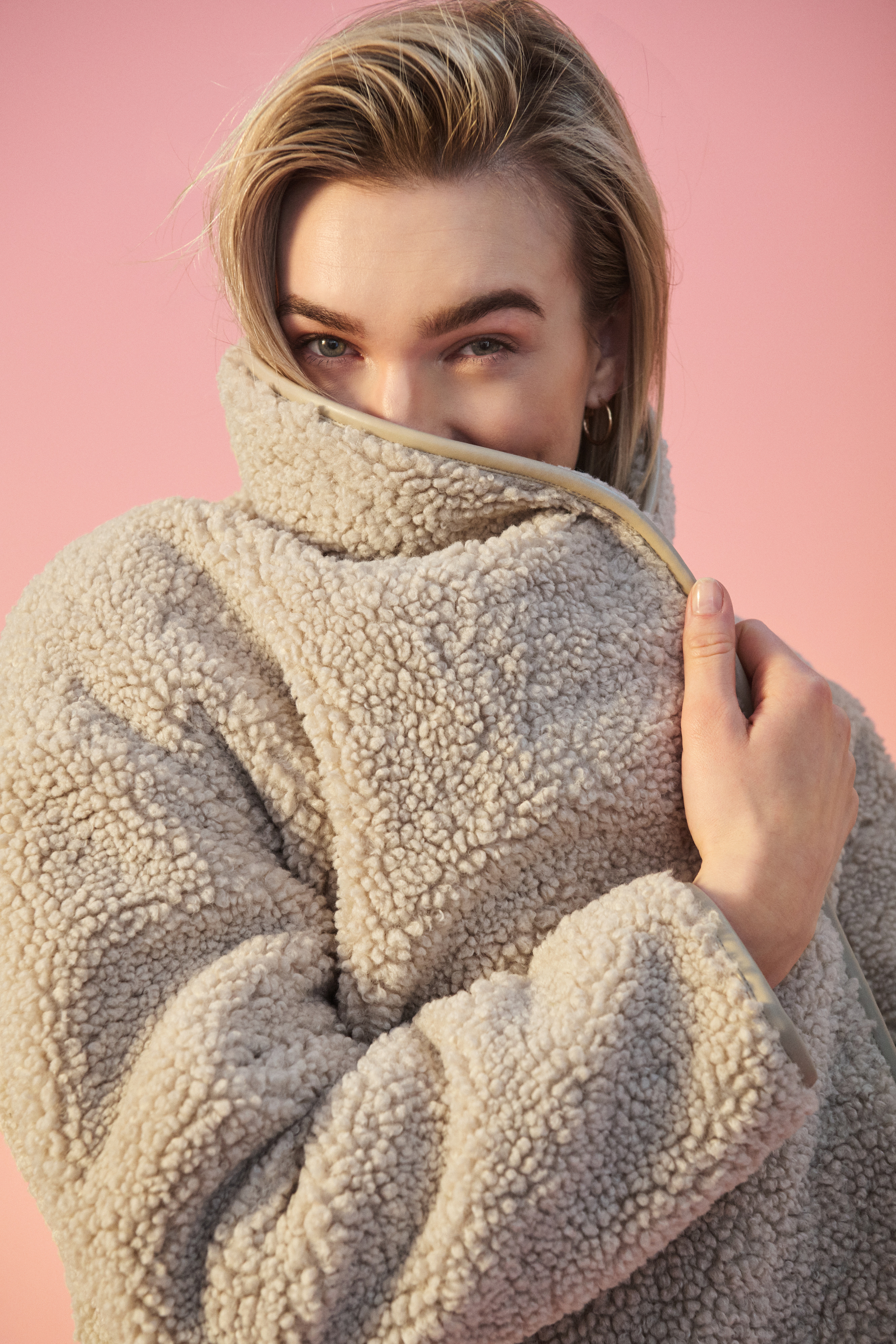 IkaSZ Mantel LOCATION NONE 30513718-131308