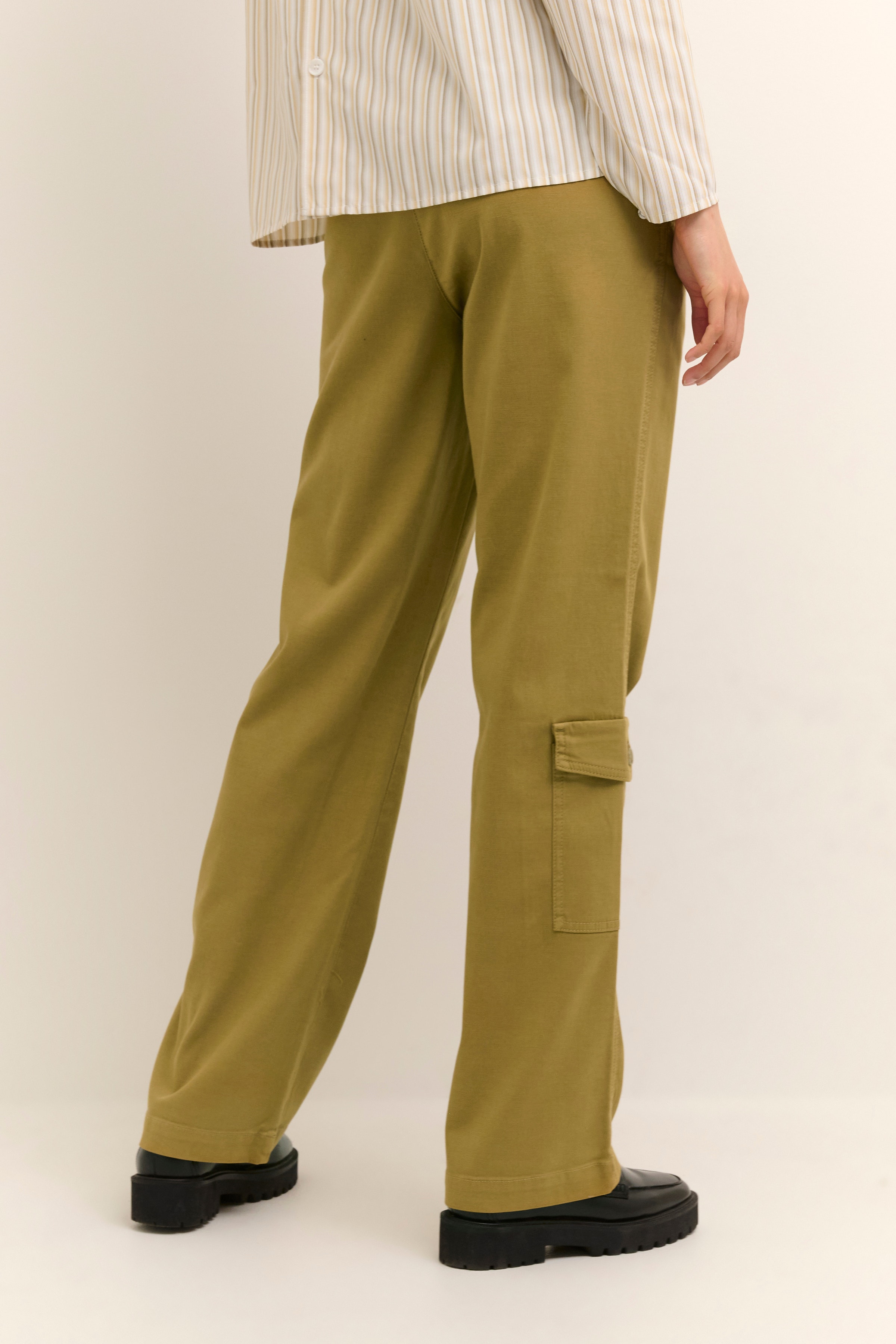 GrapeKB Trousers LOOKBOOK BACK 10104201-171028