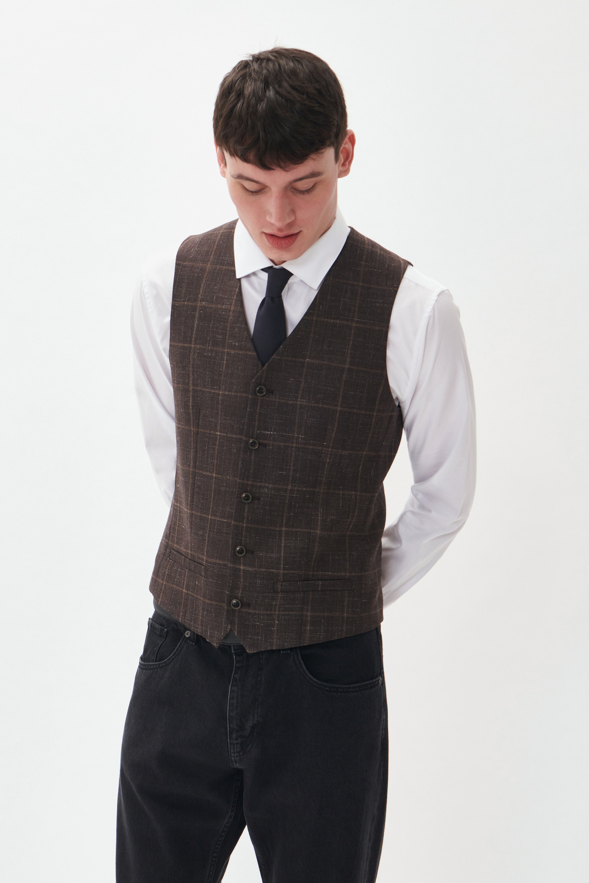 MAbreck Waistcoat LOCATION NONE 30207571-191103