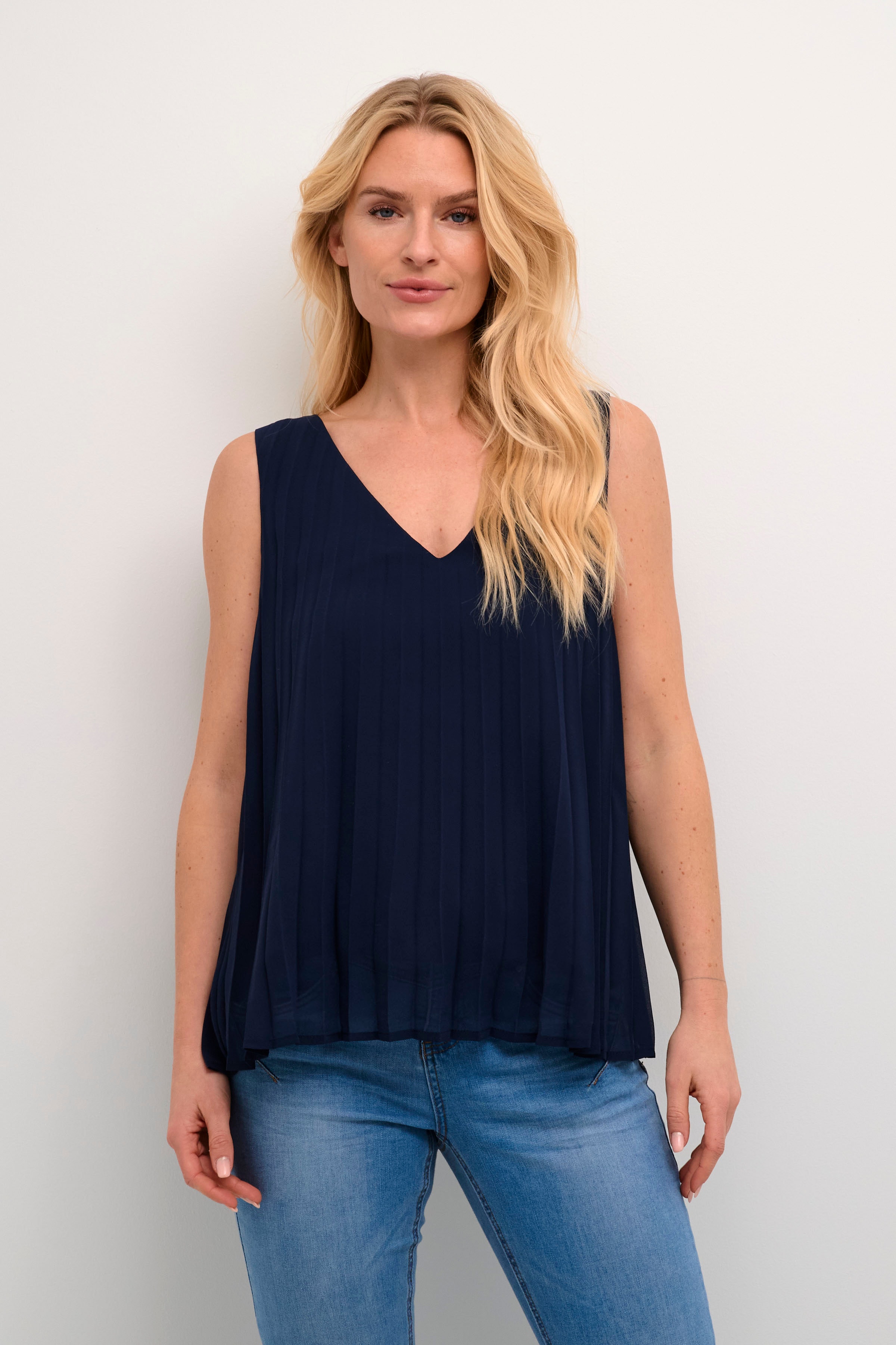 CRPina Top LOOKBOOK FRONT 10612546-193923