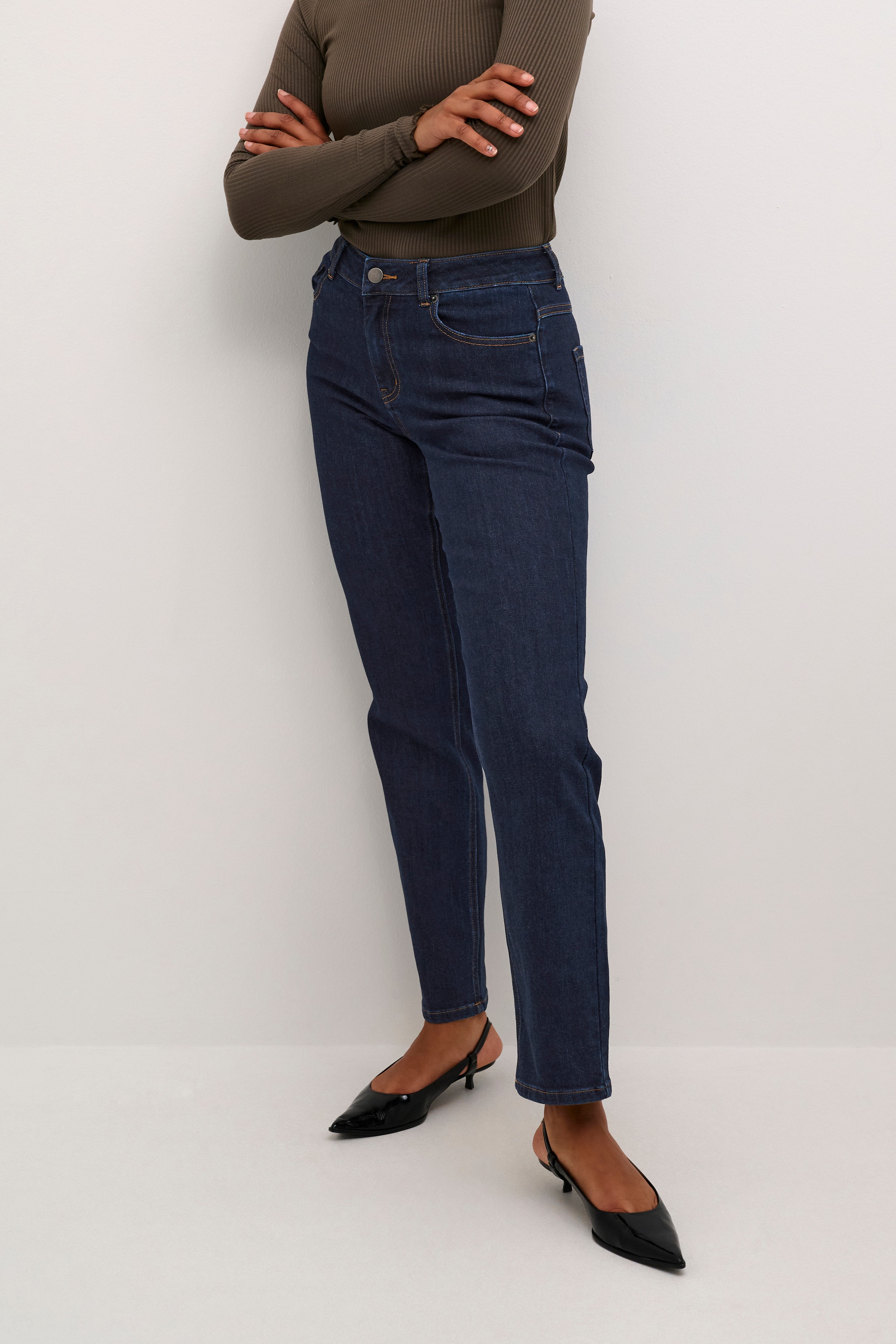 KAsinem Straight Jeans LOOKBOOK FRONT 10508384-106360