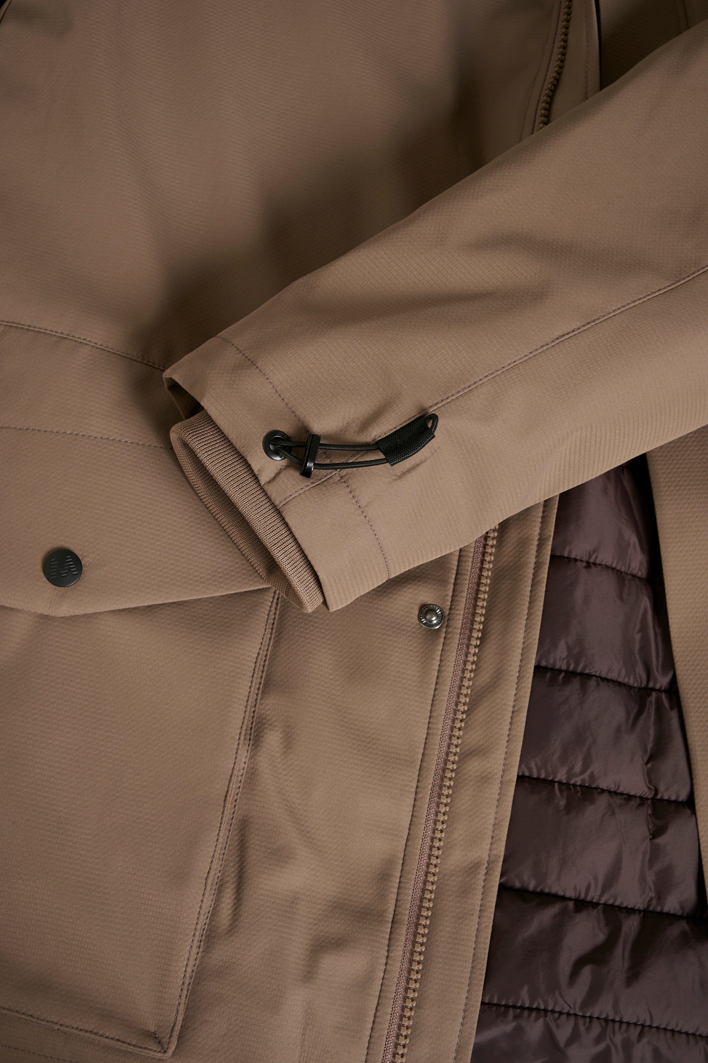 MAhonrach Outerwear PACK DETAIL 30207458-190808