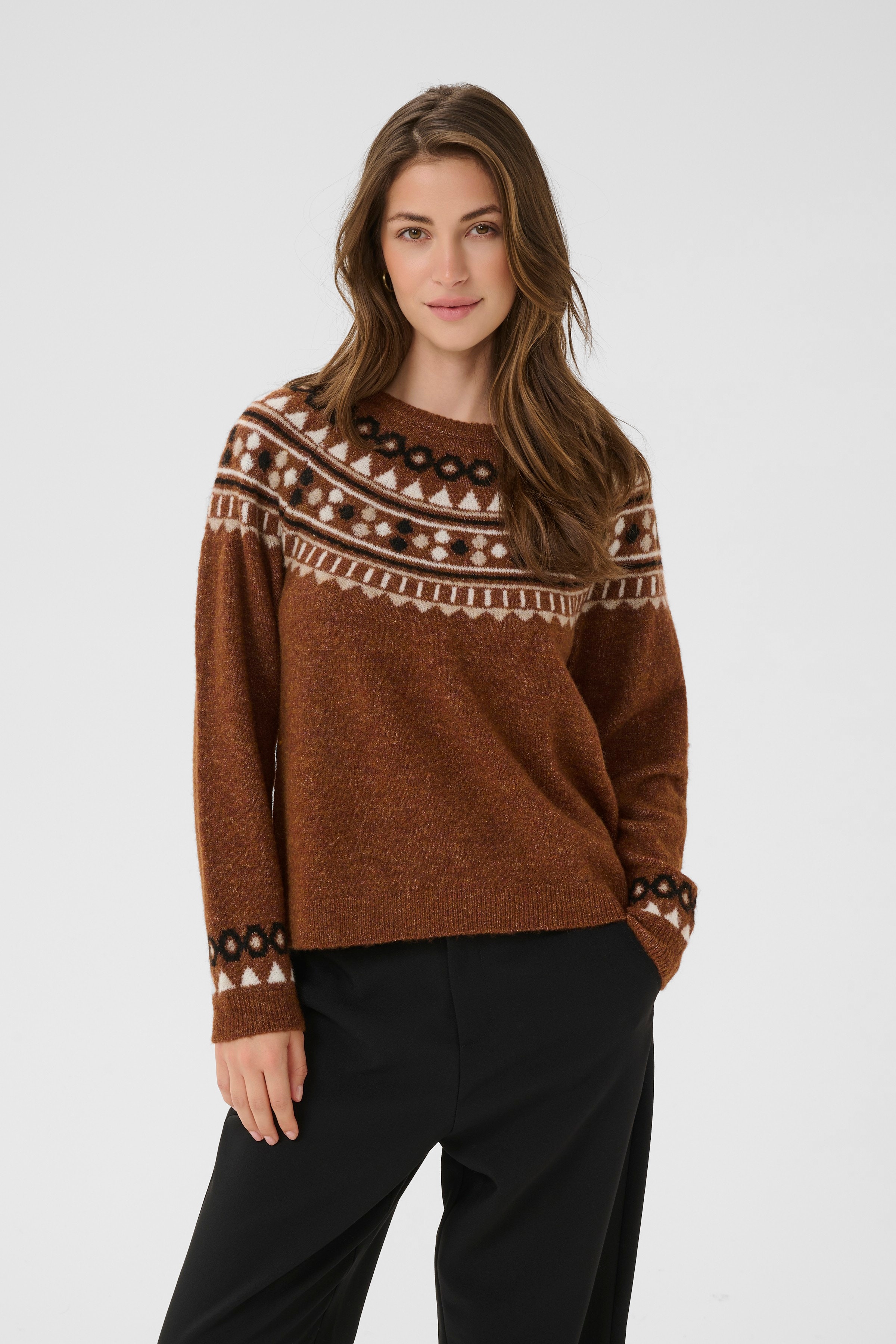 CRCherrie Pullover LOOKBOOK FRONT 10614328-1912271
