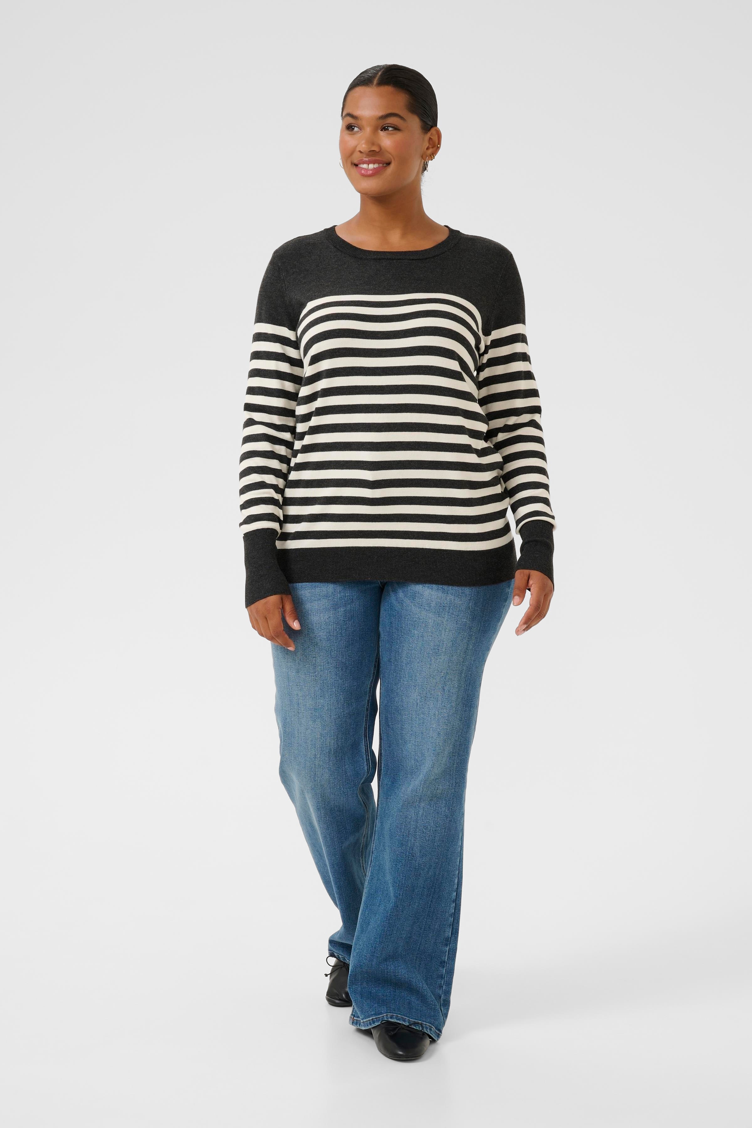 KClizzy Pullover LOOKBOOK FRONT 10582600-108434