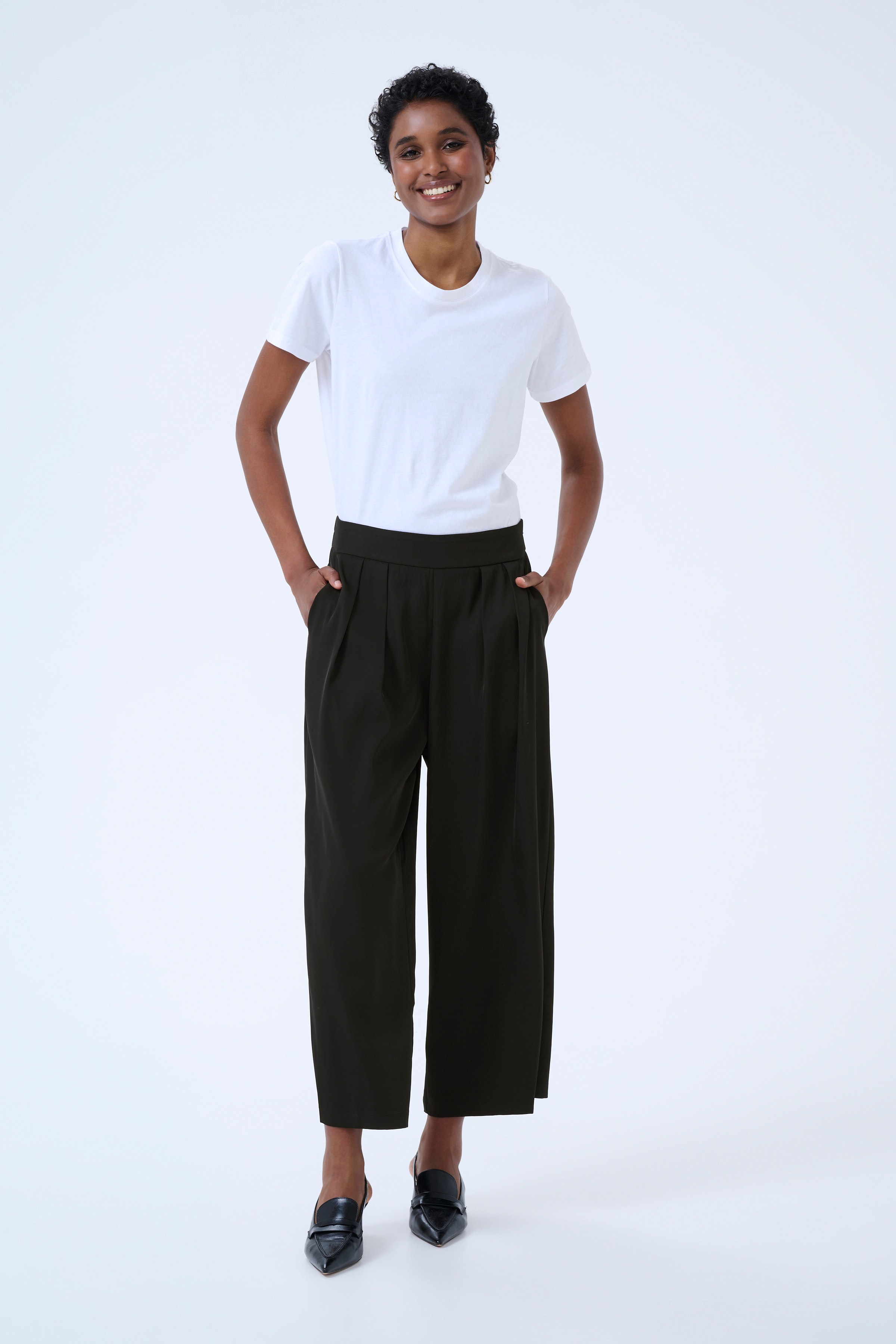 KAmille Trousers LOOKBOOK FRONT 10508670-100121