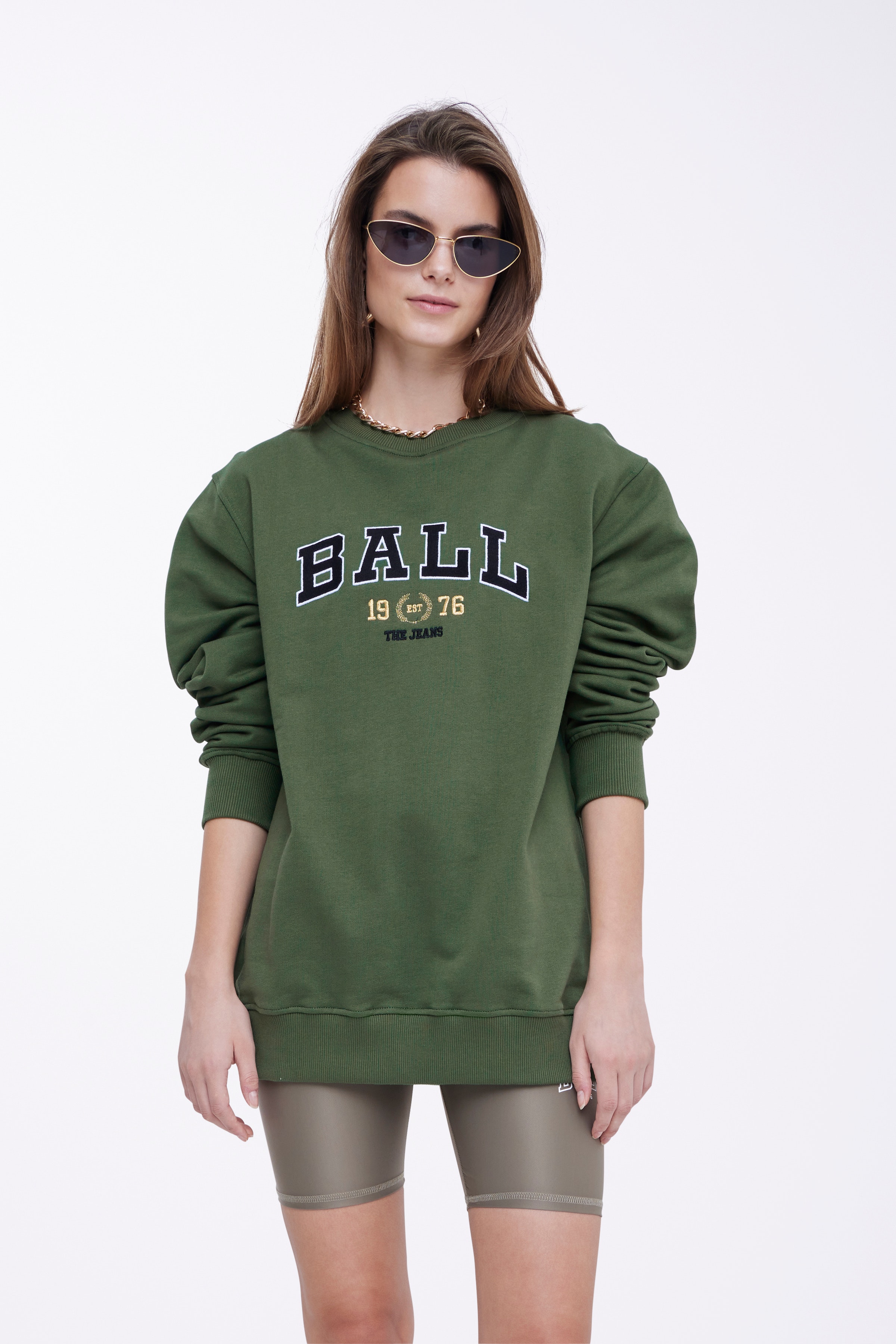 L. TAYLOR SWEATSHIRT LOOKBOOK FRONT 50400052-195511