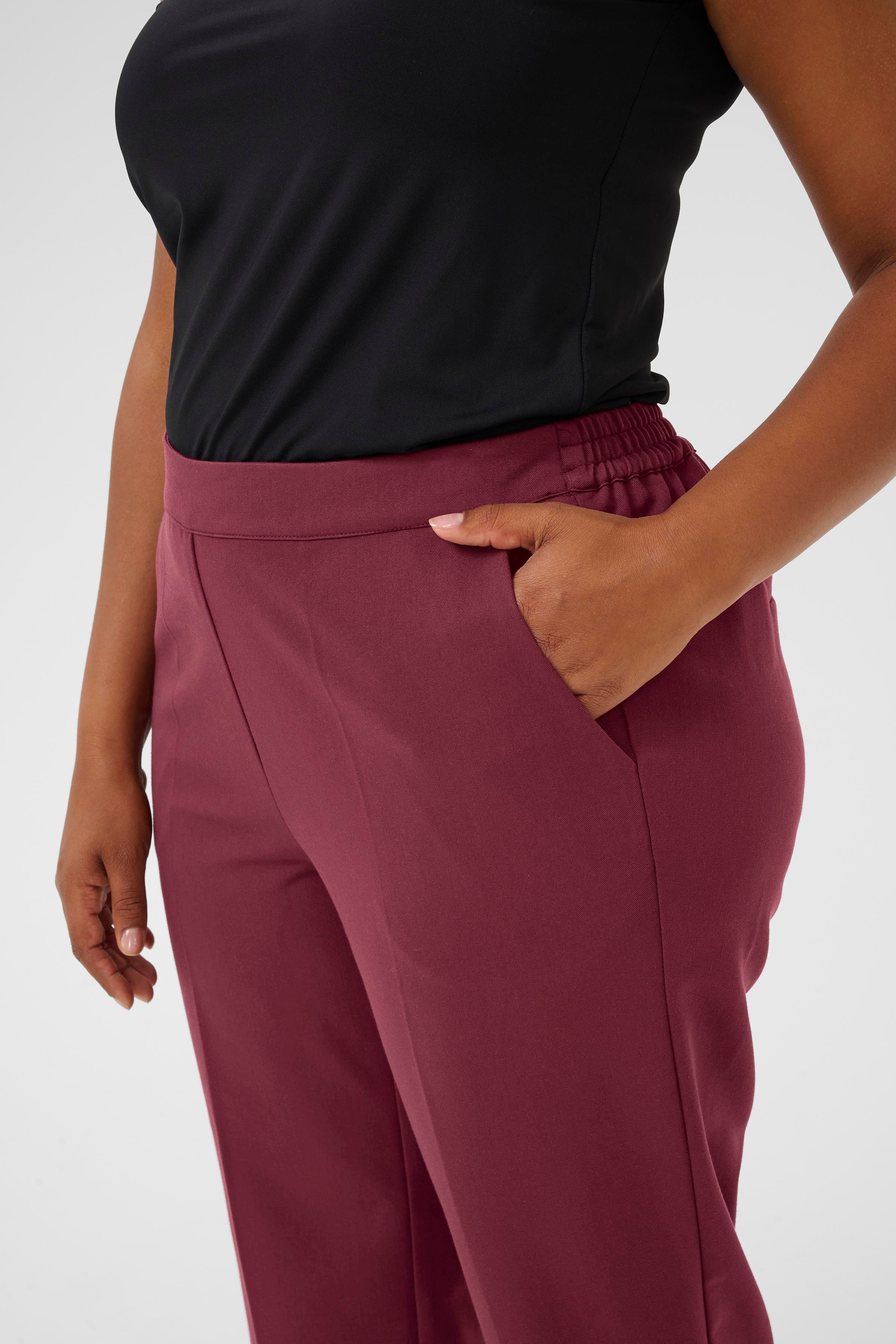 KCsakira Cropped Hose LOOKBOOK DETAIL 10580650-191528